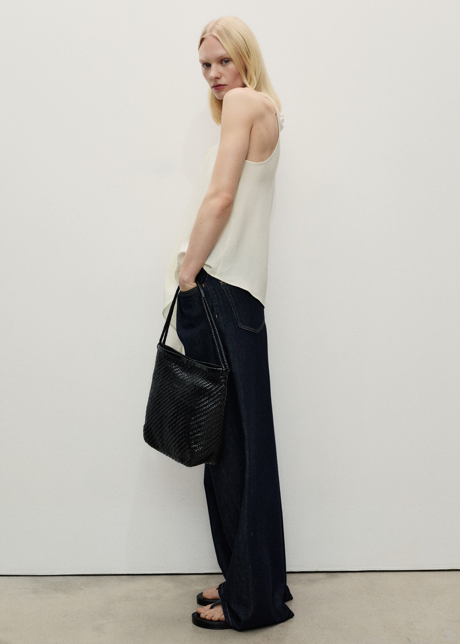 Wide leg denim trousers with frayed waist - Details of the article 2
