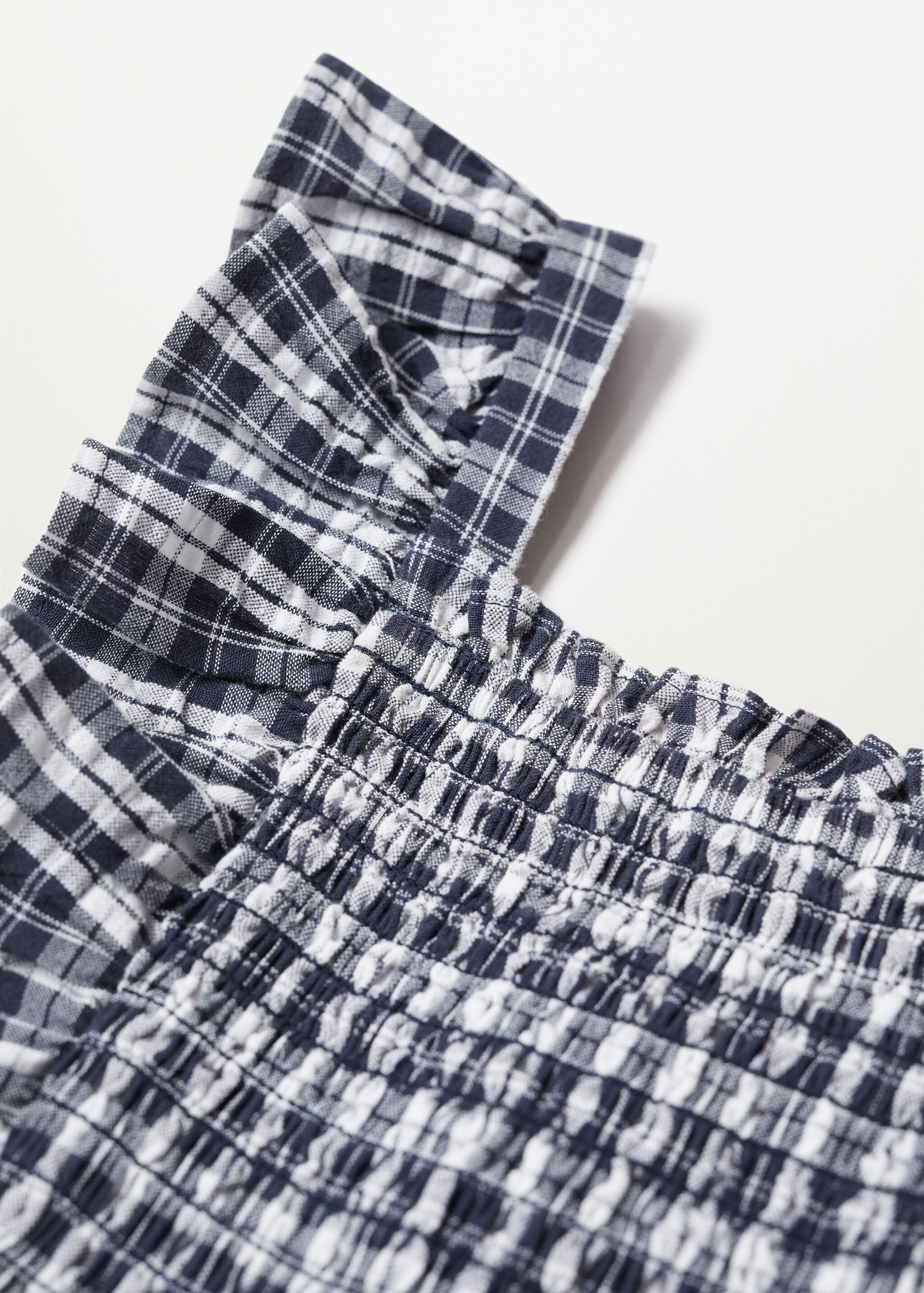 Vestido aos quadrados com folhos - Pormenor do artigo 8