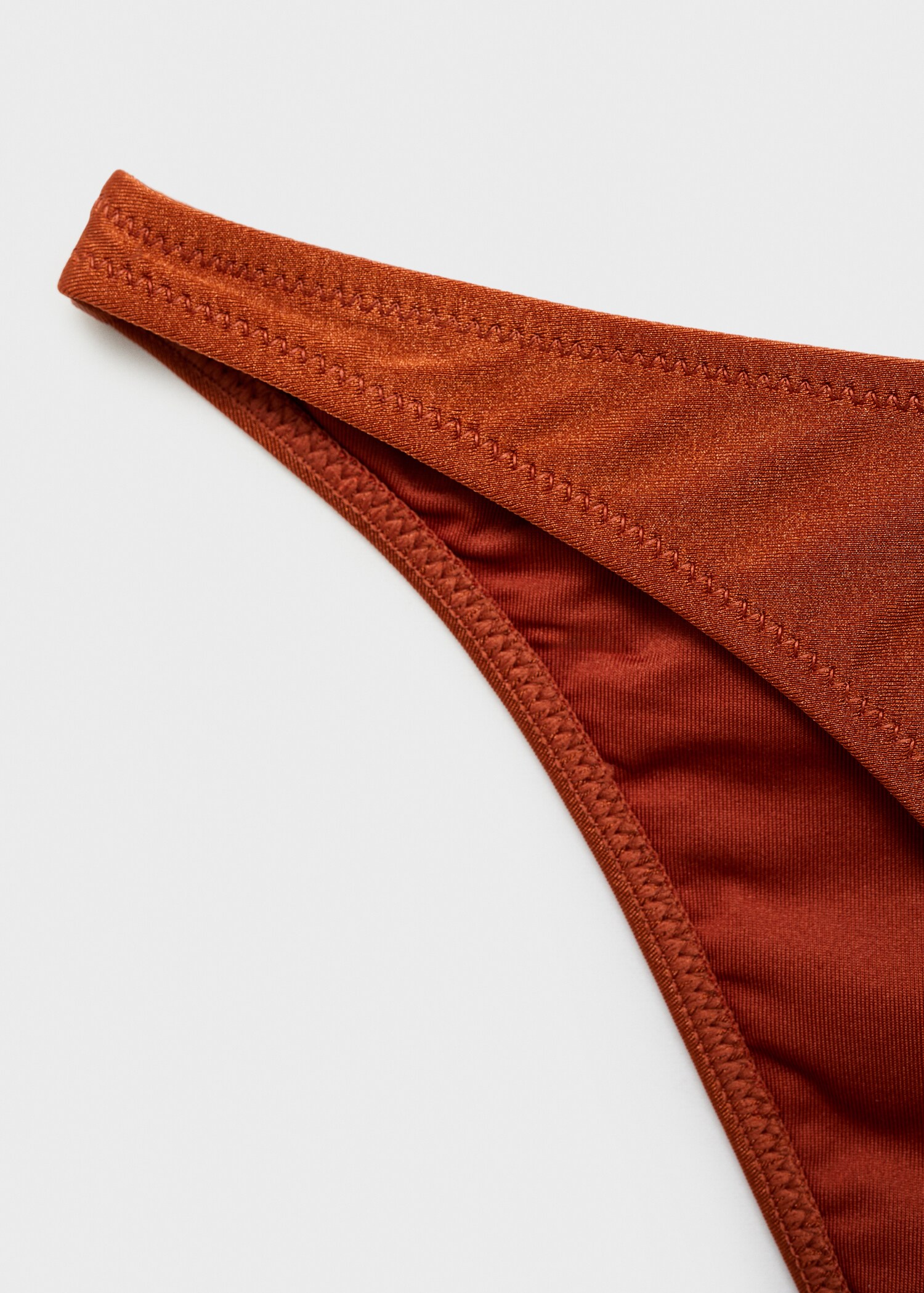 Bikinibroekje met glanzende afwerking - Detail van het artikel 8