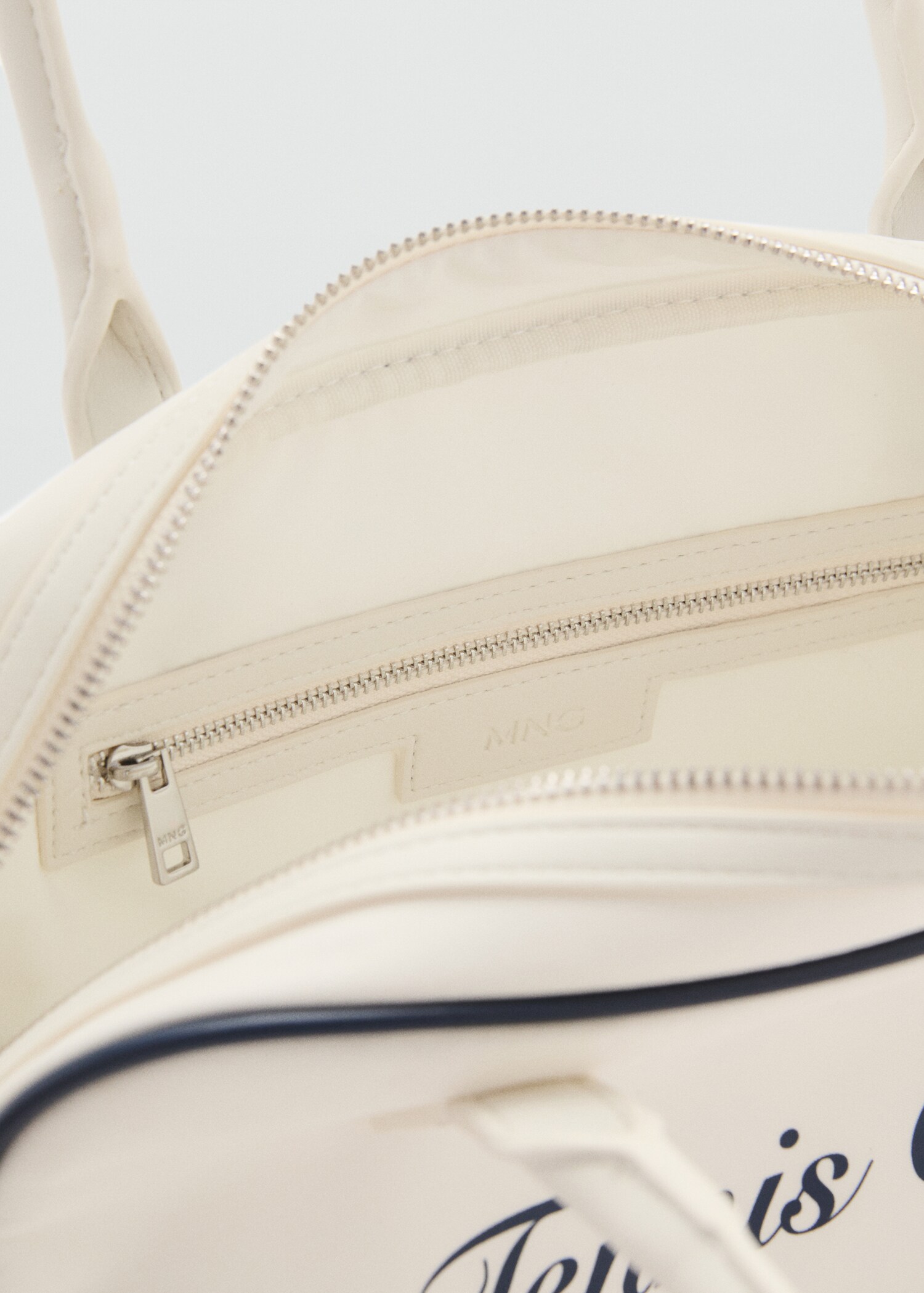 Shoulder bag with printed message - Details of the article 4