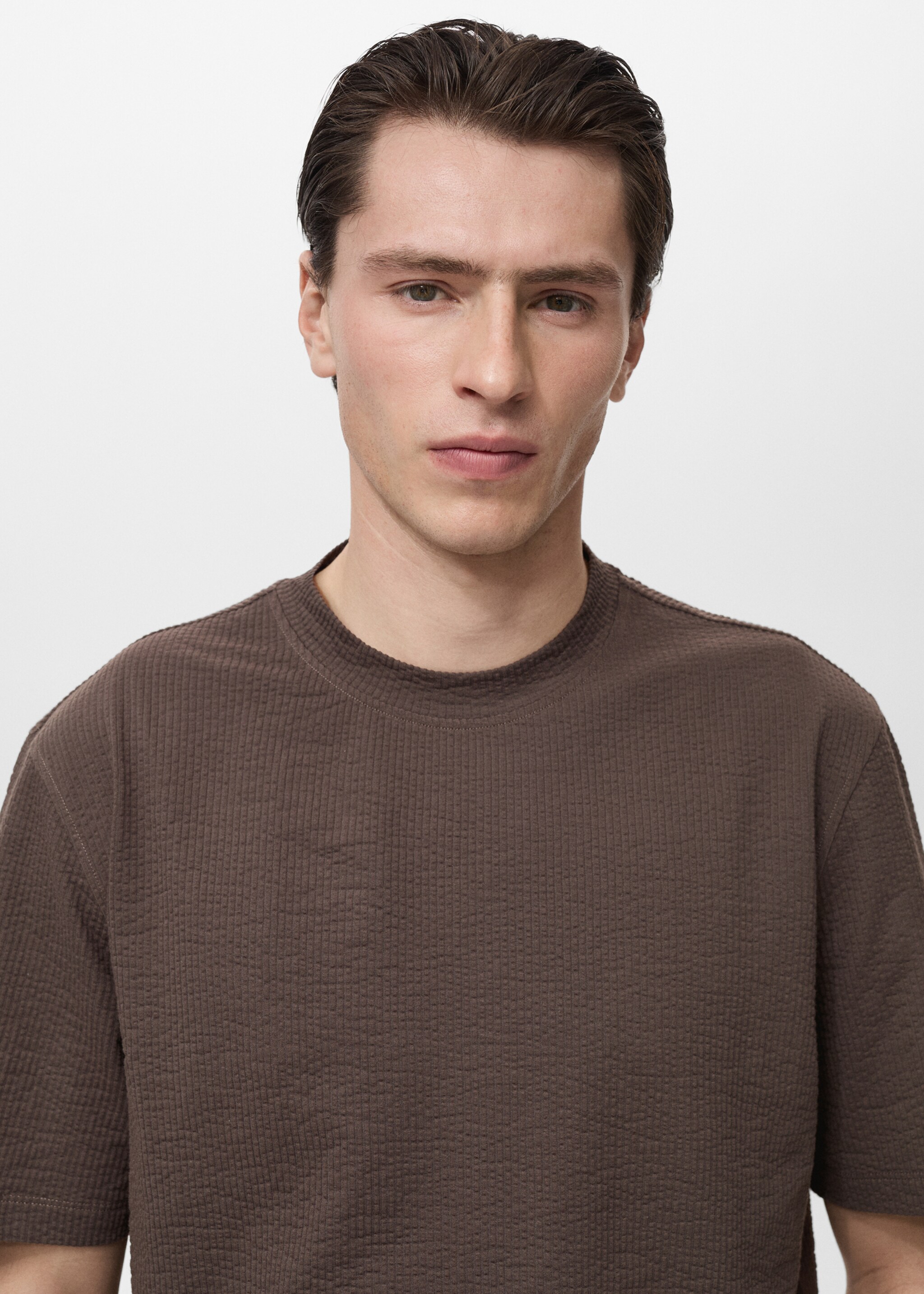 Cotton seersucker t-shirt - Details of the article 1, Chocolate. Ref: 87077894-00.