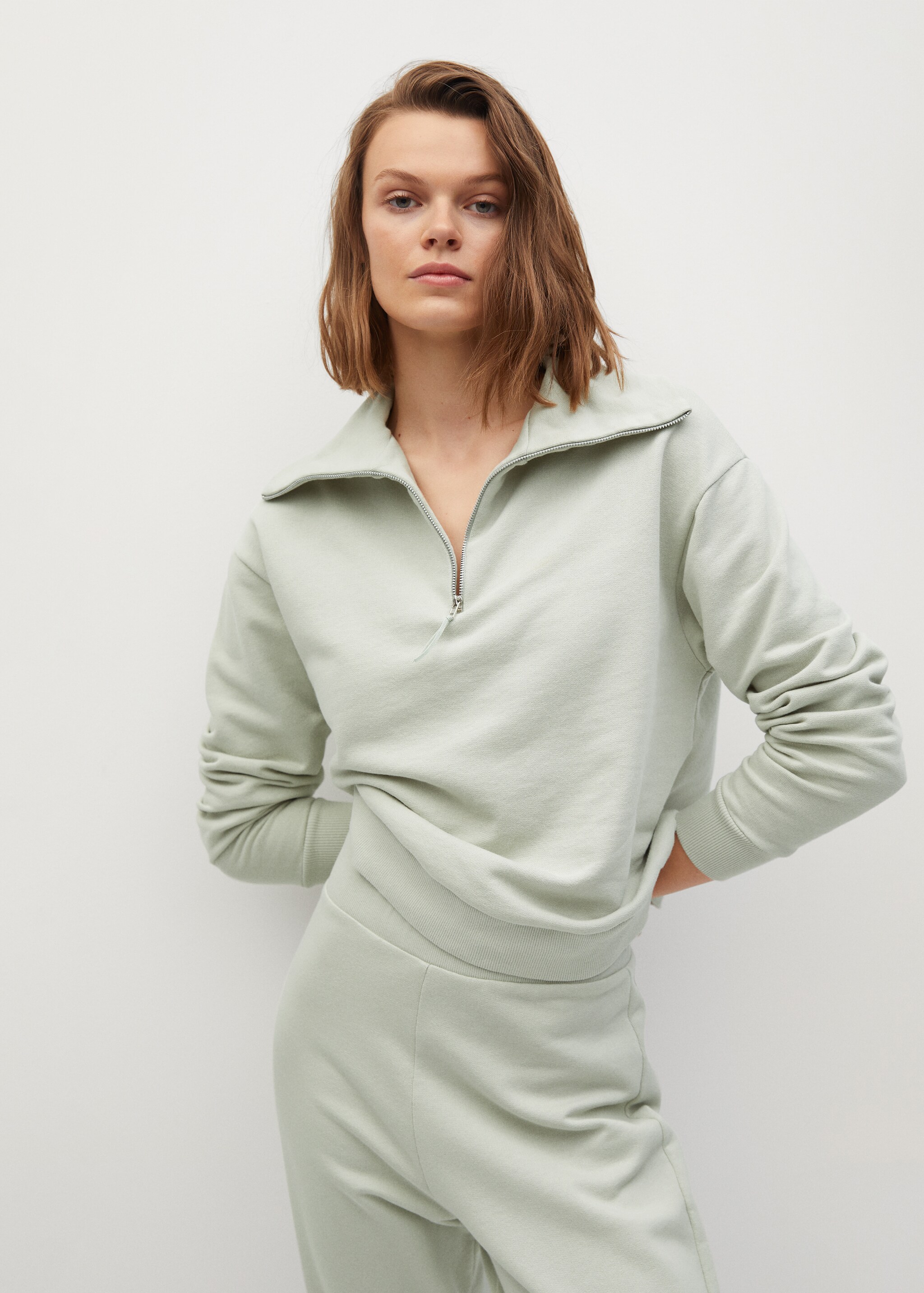 Cotton jogger-style trousers - Details of the article 2