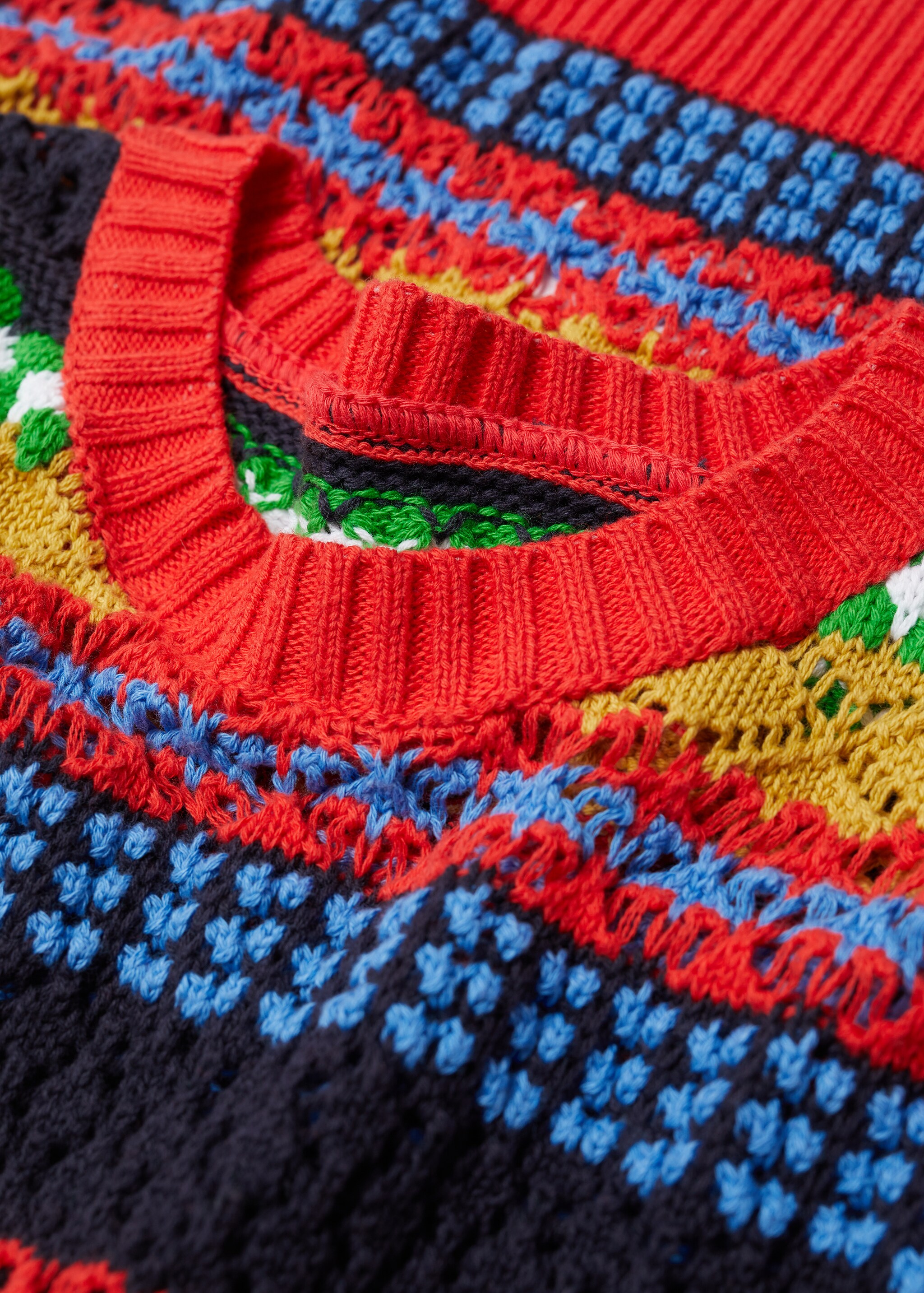 Kontrastierender Strickpullunder - Detail des Artikels 8