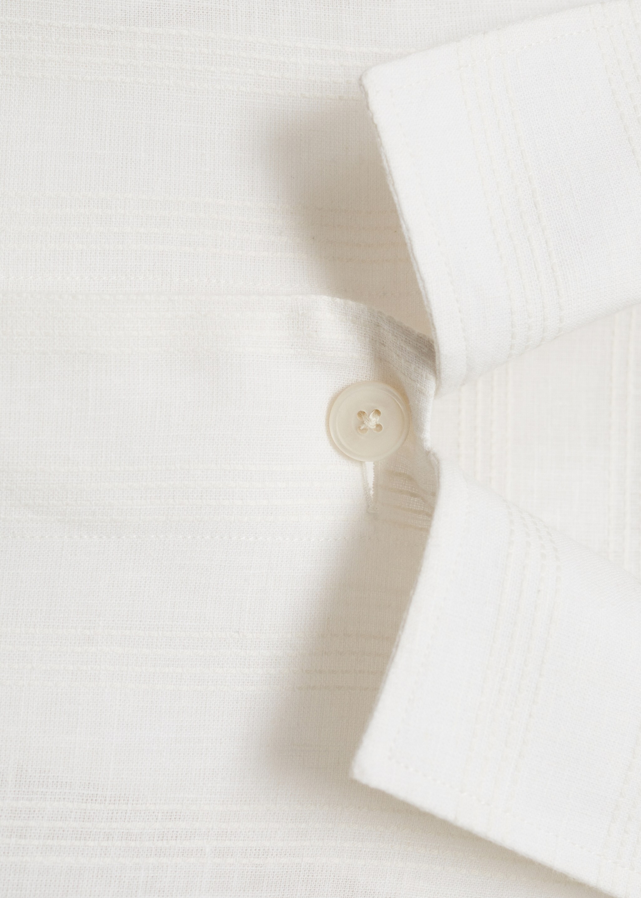 Overshirt aus Leinenmischgewebe mit Taschen - Detail des Artikels 8, Ecru. Ref: 87079216-00.