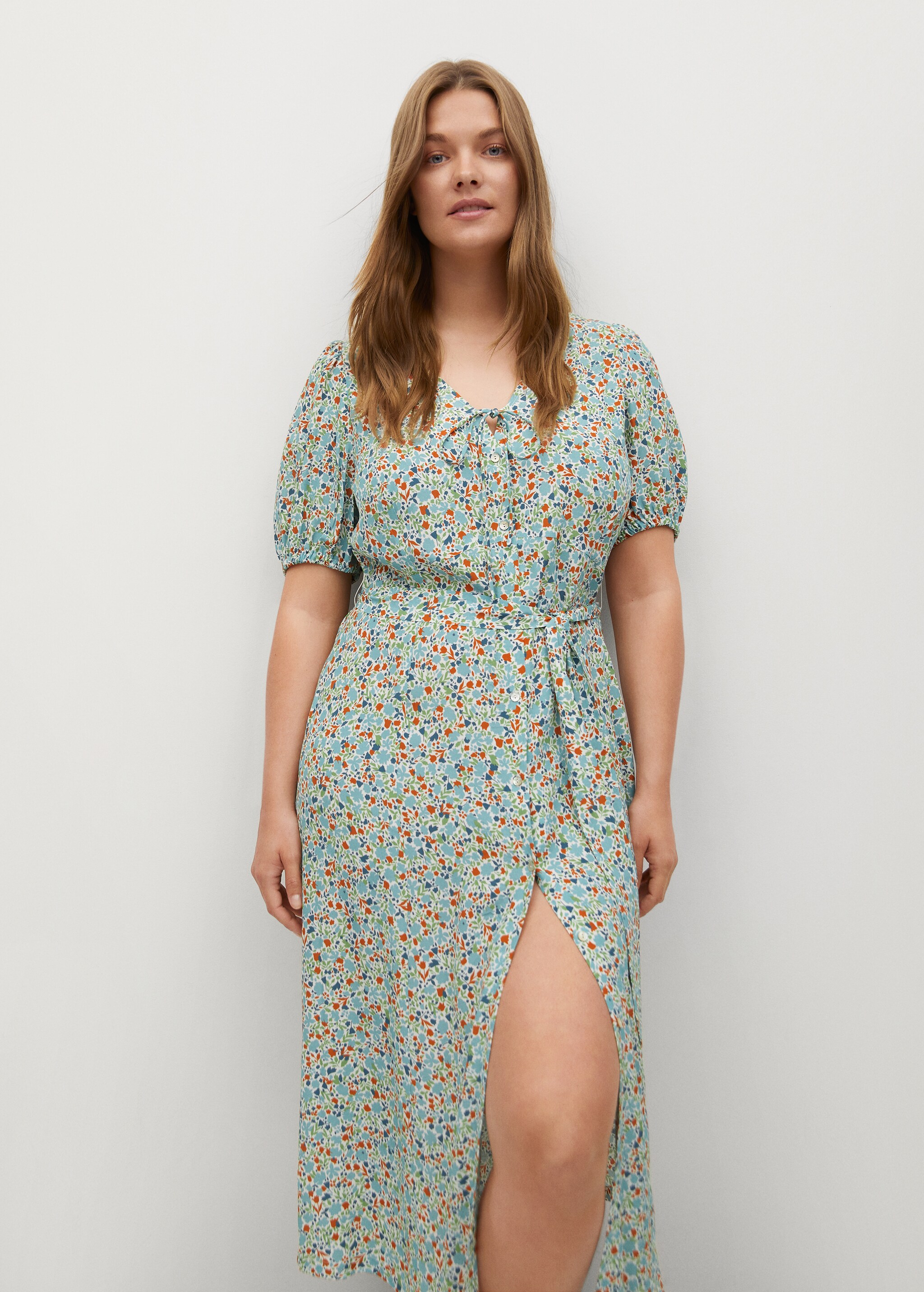 Vestido fluido estampado floral - Plano medio