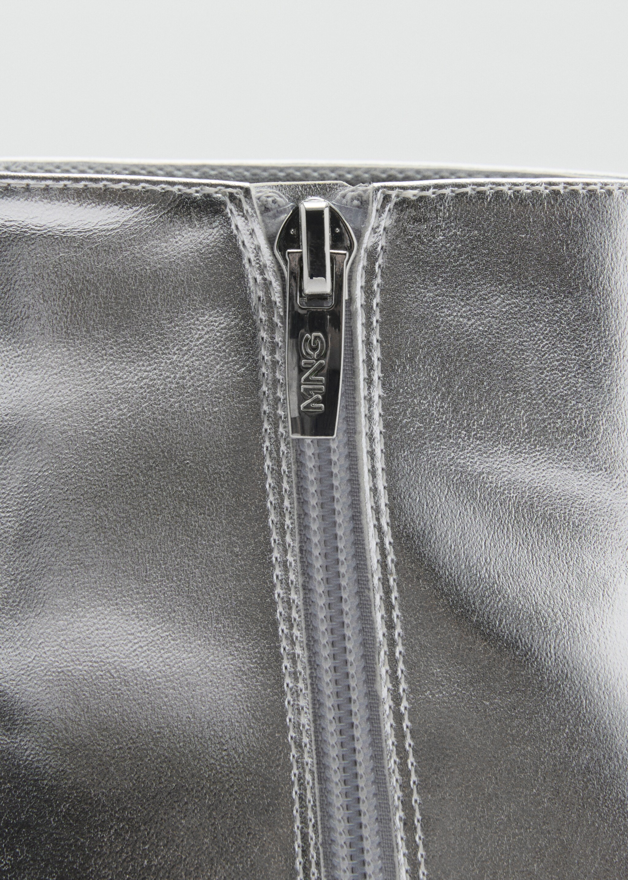 Enkellaars met metallic neus - Detail van het artikel 3, Zilver. Ref: 87080418-00.