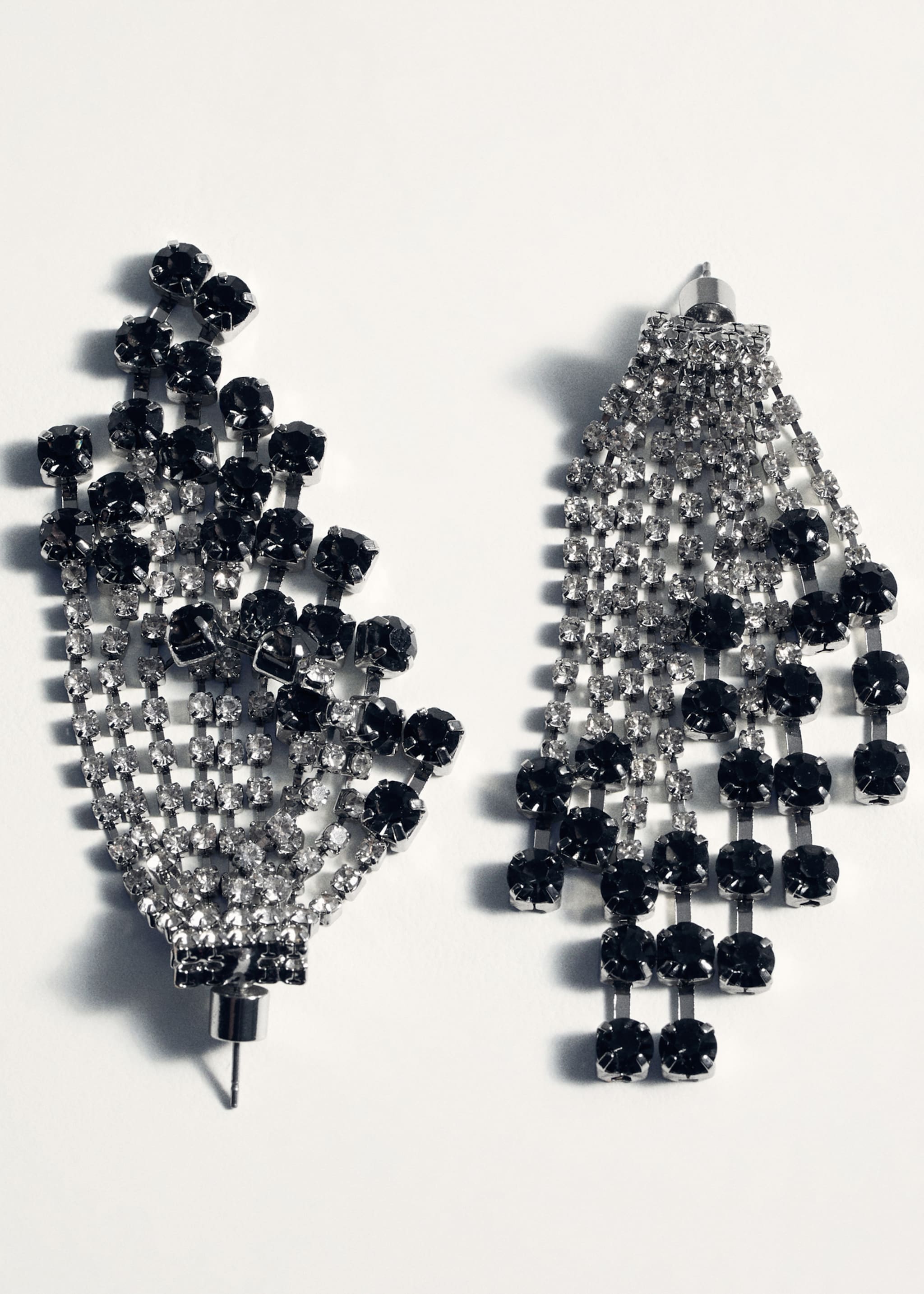 Cascade earrings with faceted crystals - Details of the article 5, Silver. Ref: 87080419-00.