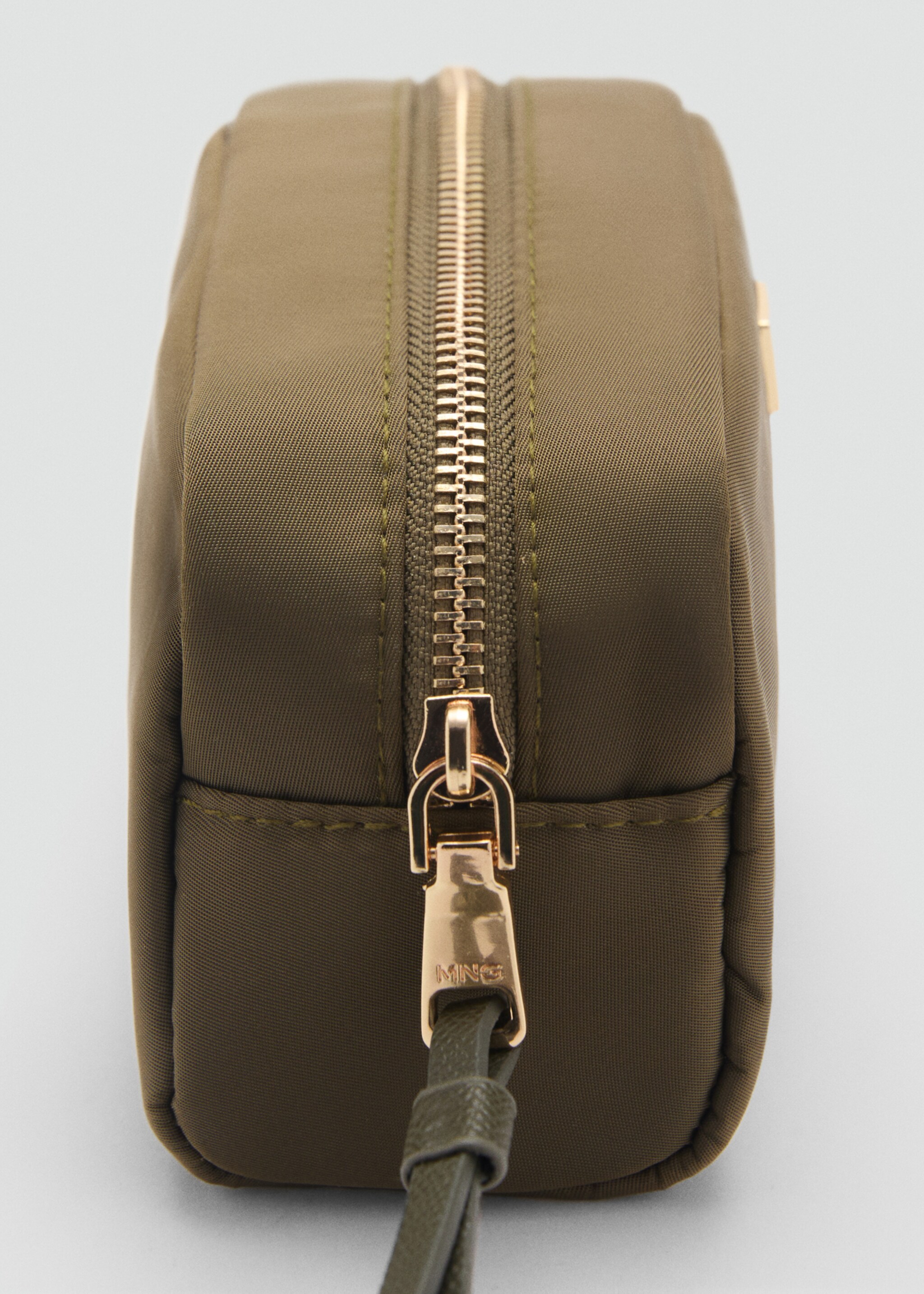 Zipped nylon cosmetics bag - Details of the article 1, Khaki. Ref: 87080427-00.