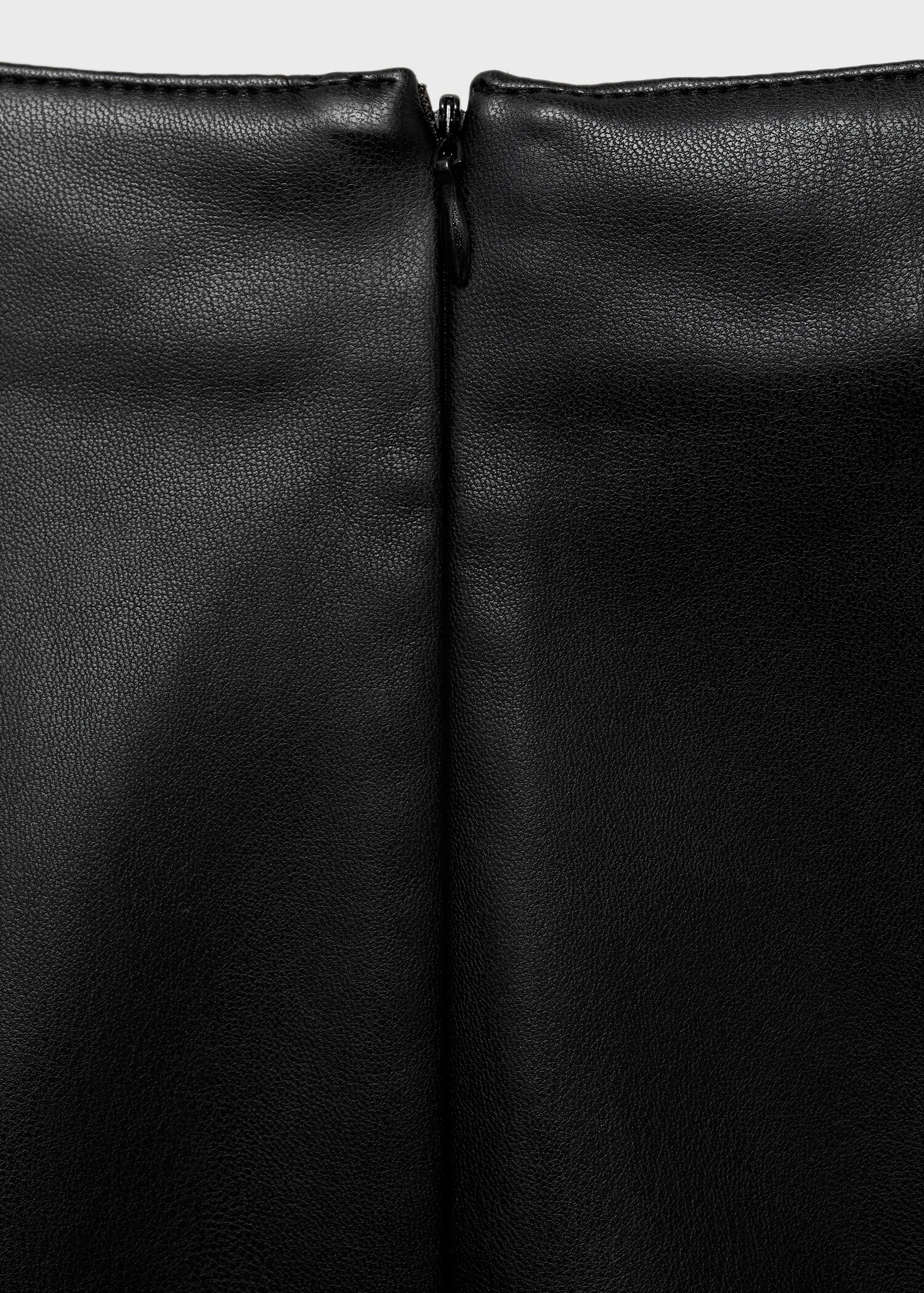 Faux-leather pencil skirt - Details of the article 0