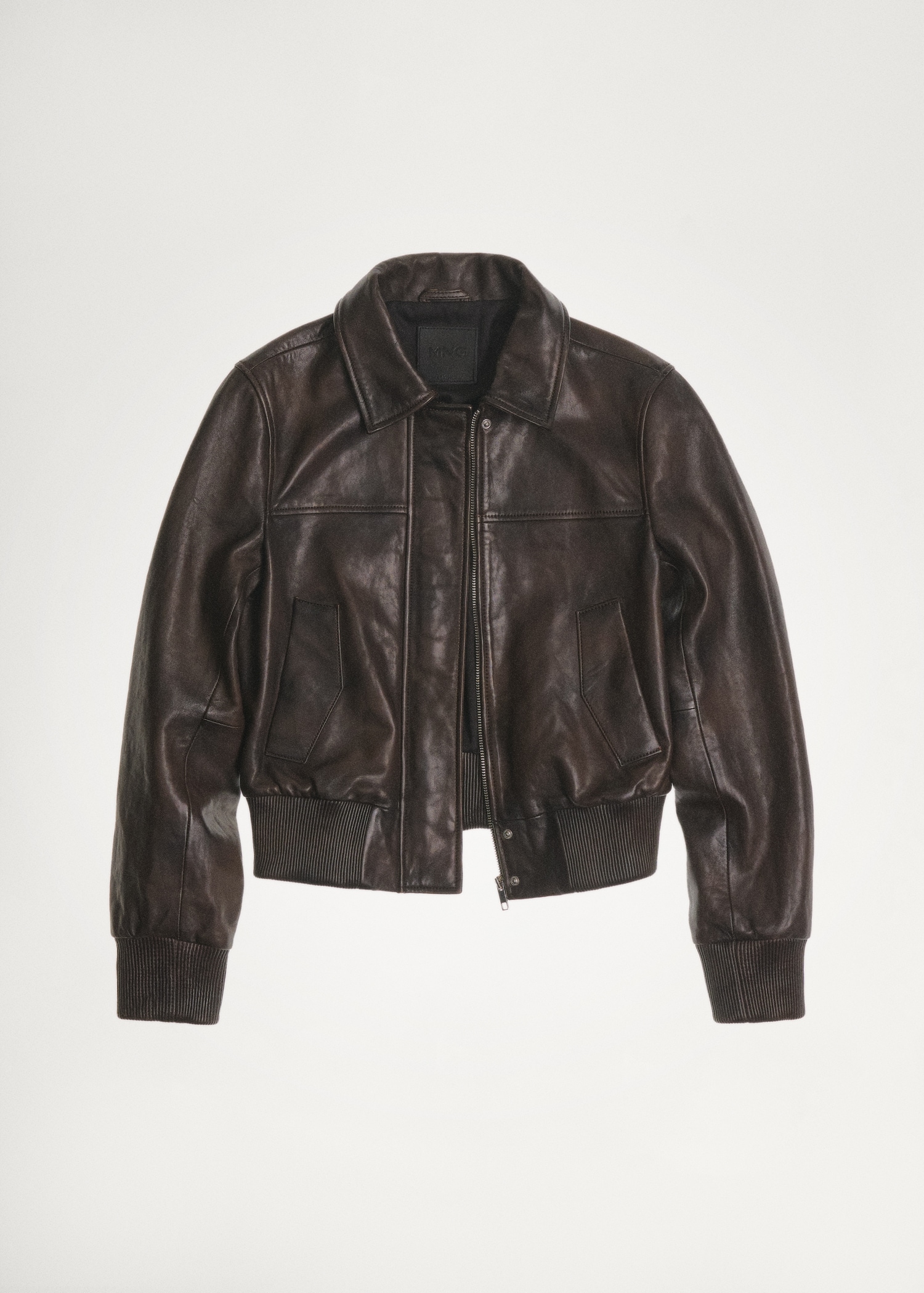Leather bomber jacket - Details of the article 4