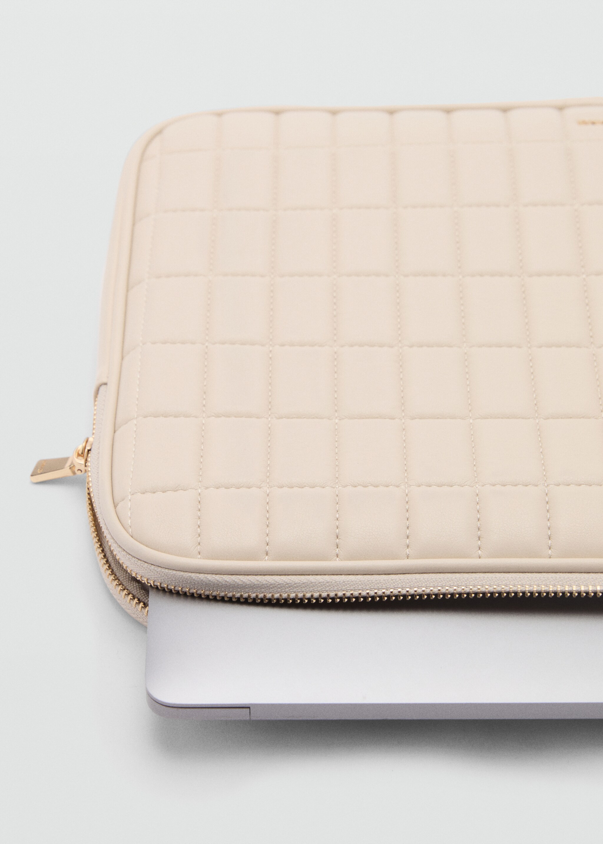 Padded laptop case - Details of the article 2, Off White. Ref: 87080441-00.