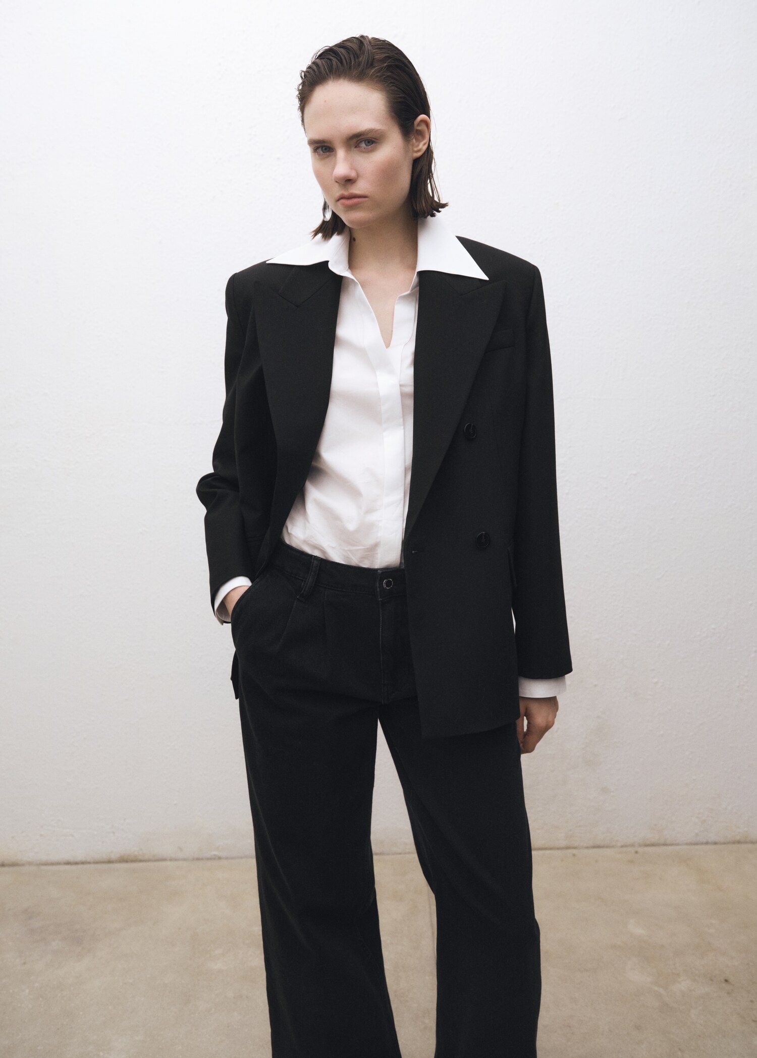 Wide-leg pleated jeans - Details of the article 2