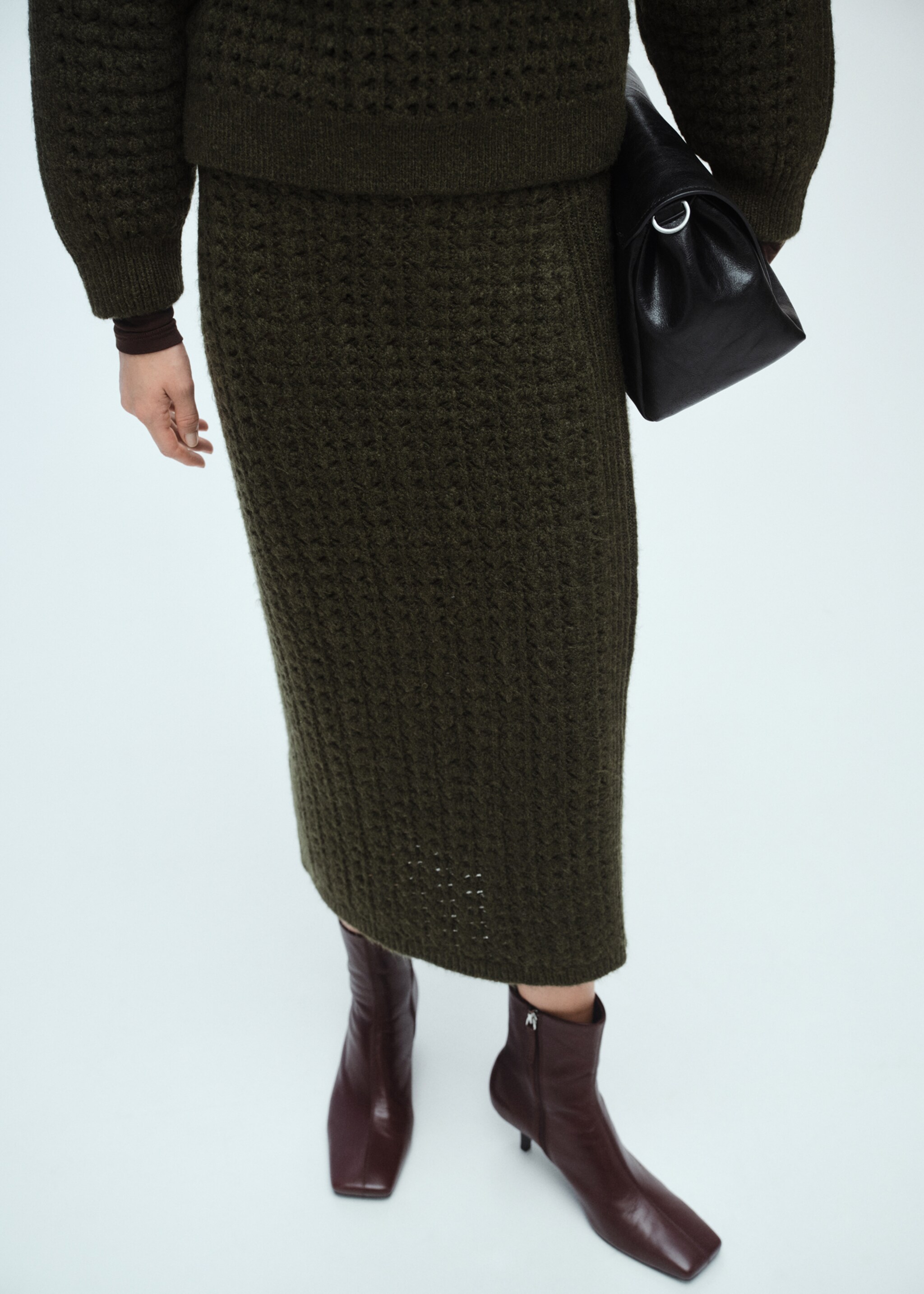 Openwork knitted skirt - Medium plane, Khaki. Ref: 87080452-00.