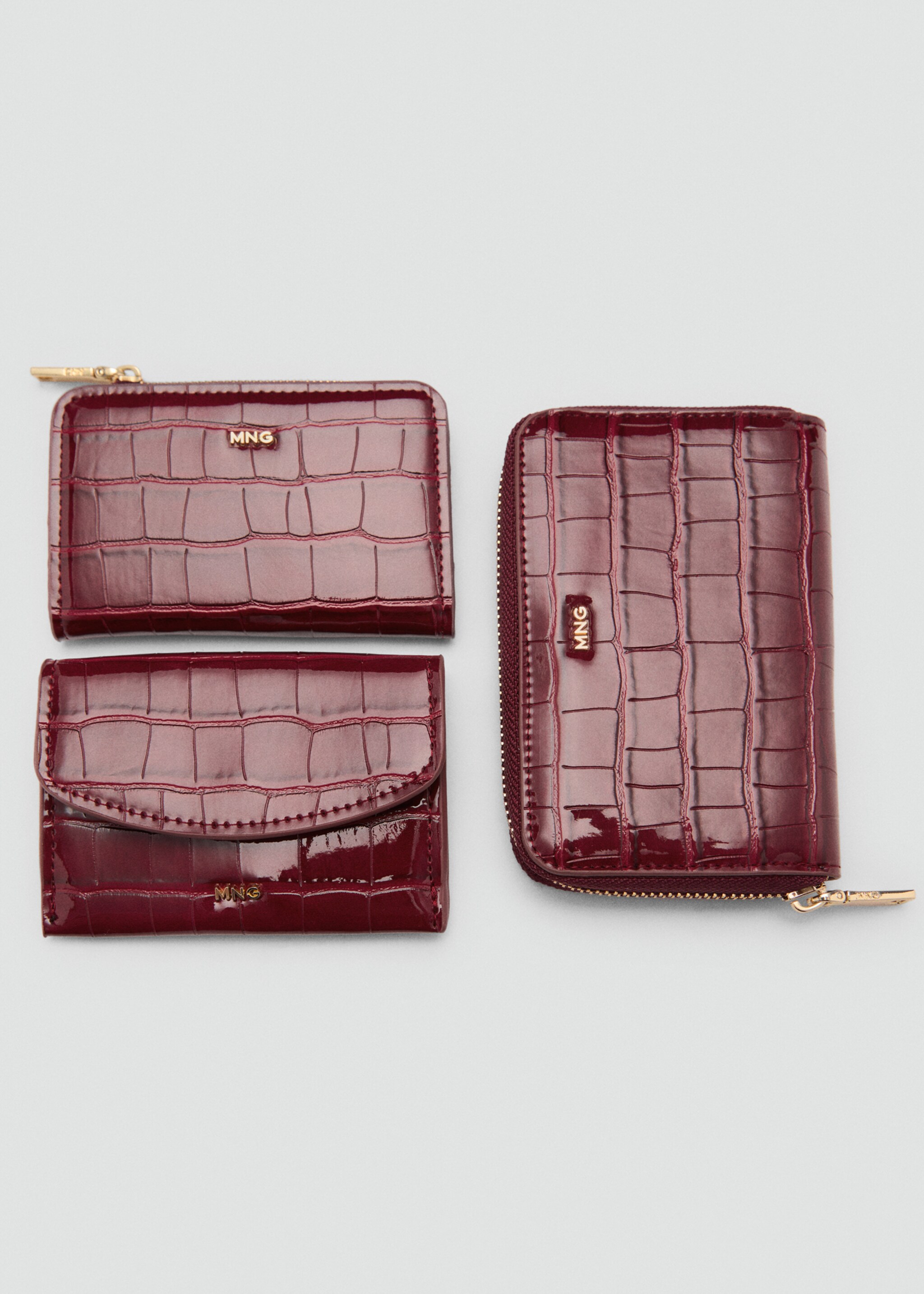 Zip-Brieftasche mit Krokoprägung - Detail des Artikels 2, Bordeaux. Ref: 87080457-00.