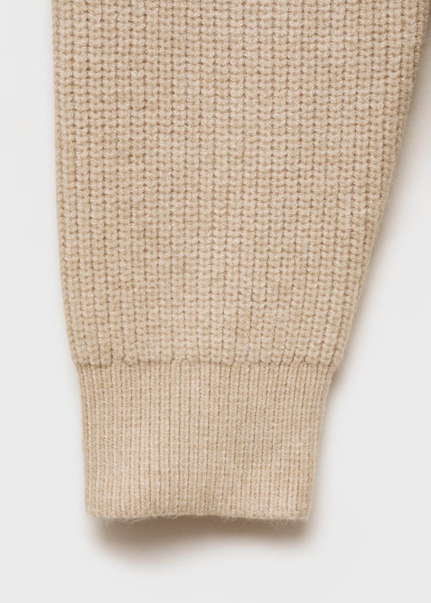 Knitted structured polo sweater - Details of the article 0