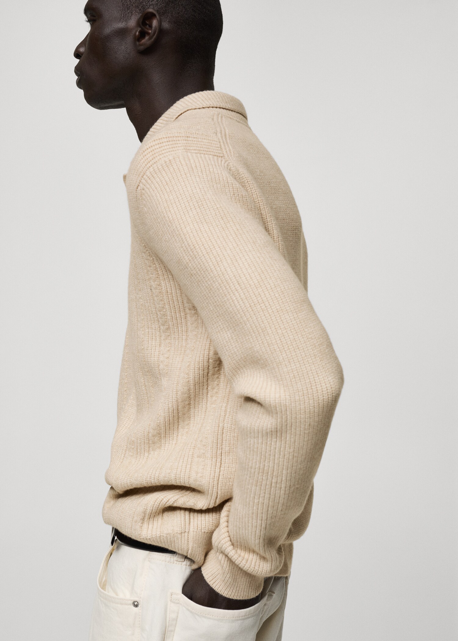 Knitted structured polo sweater - Details of the article 2