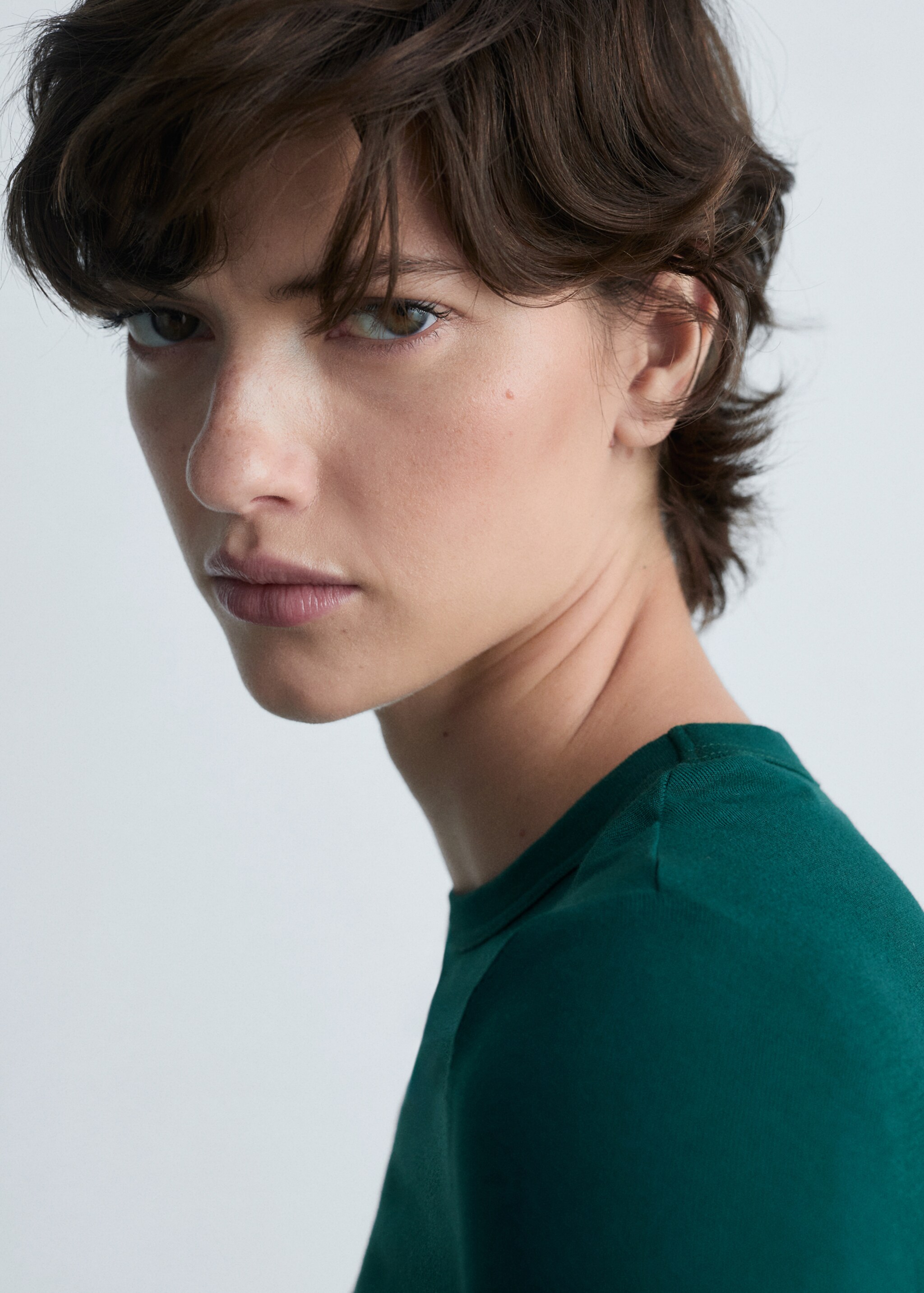 Round-neck long-sleeved t-shirt - Details of the article 1, Dark Green. Ref: 87080619-00.