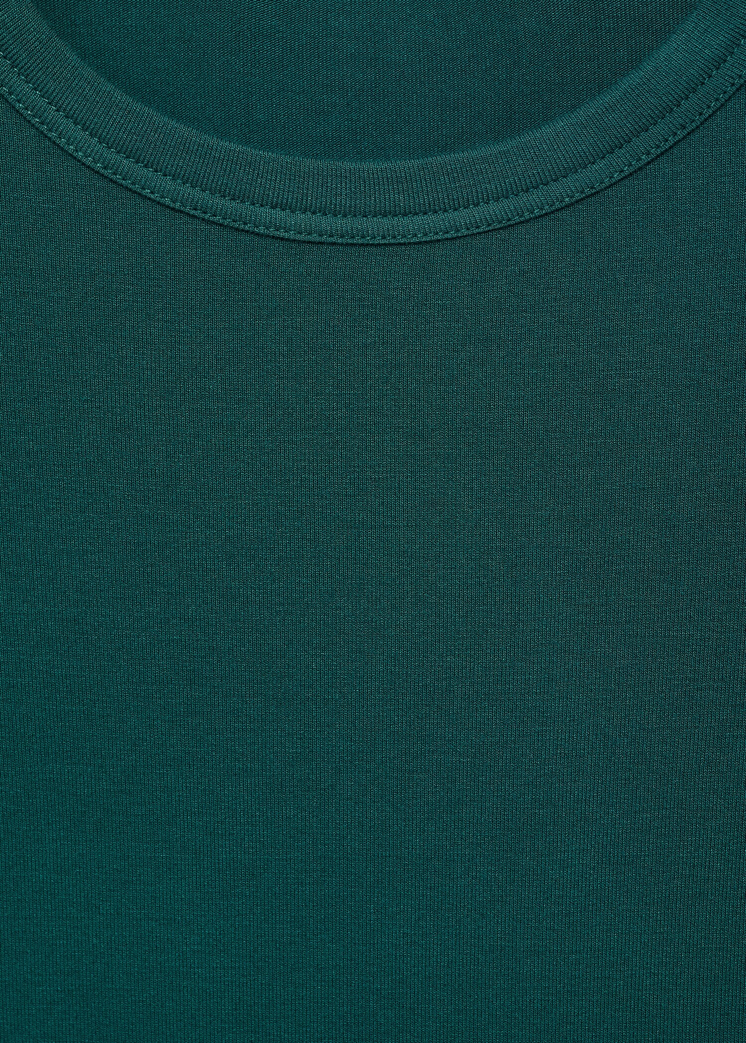 Round-neck long-sleeved t-shirt - Details of the article 8
