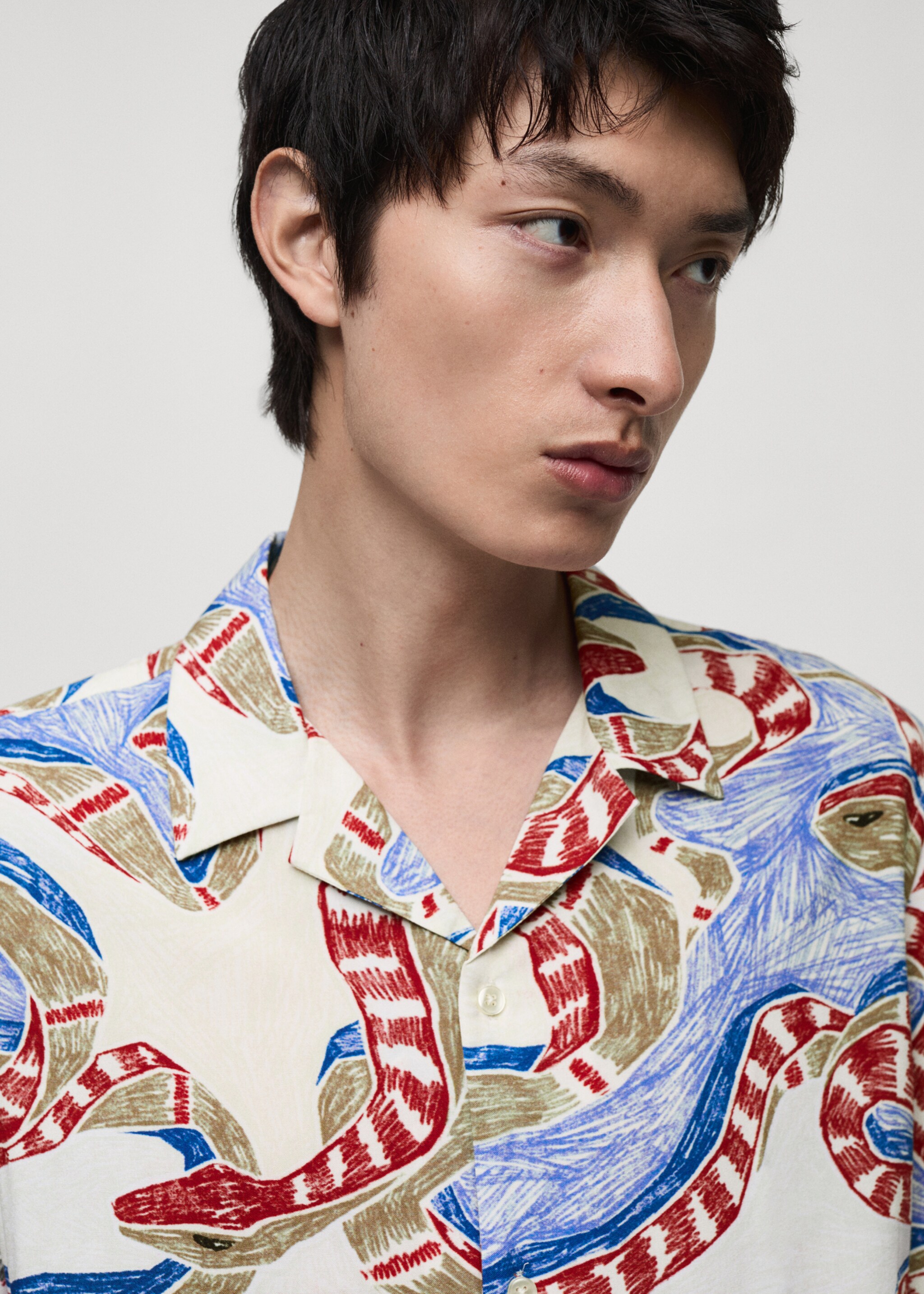 Regular-fit printed shirt - Details of the article 1, Red. Ref: 87080621-00.