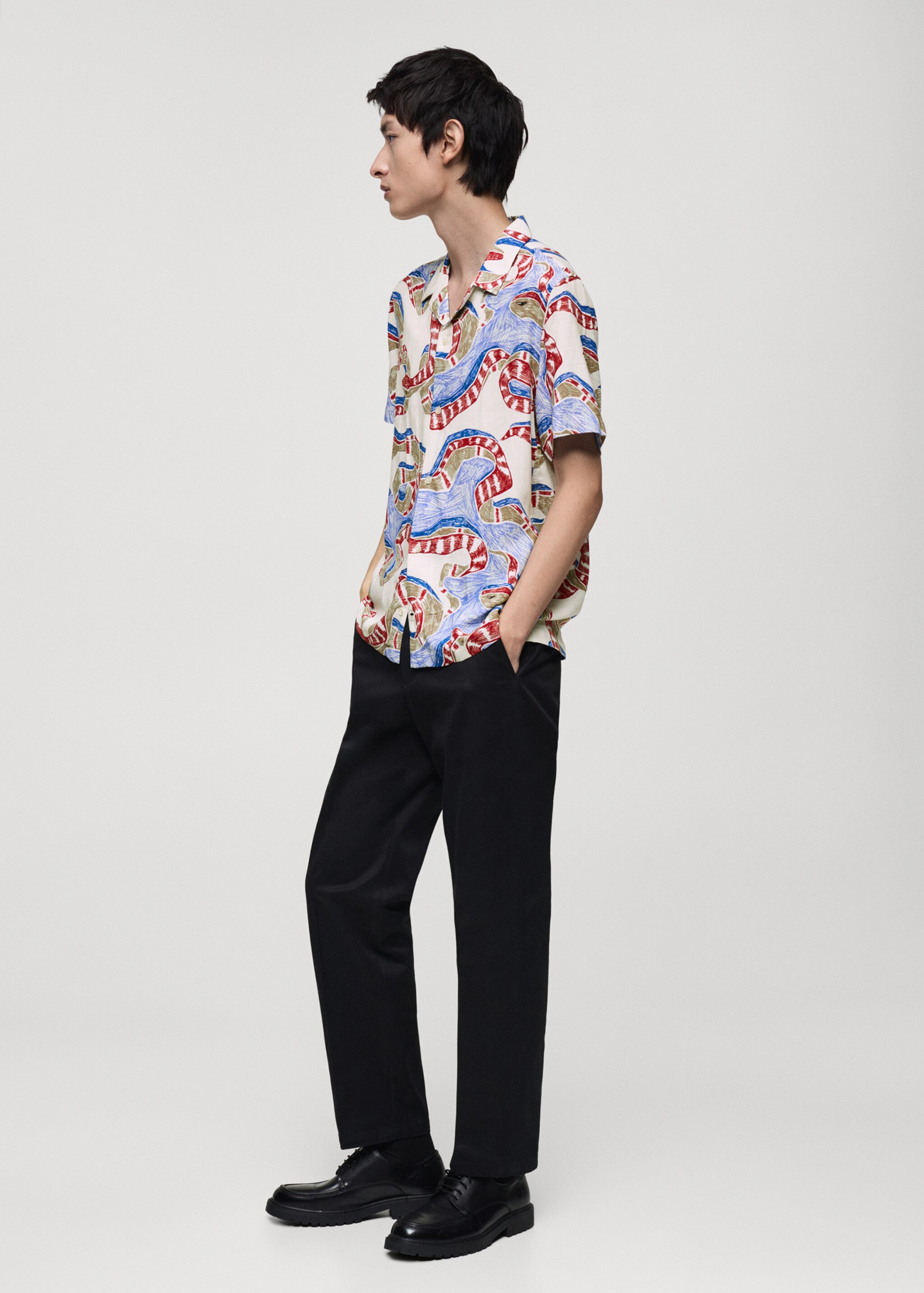 Regular-fit printed shirt - Details of the article 2, Red. Ref: 87080621-00.