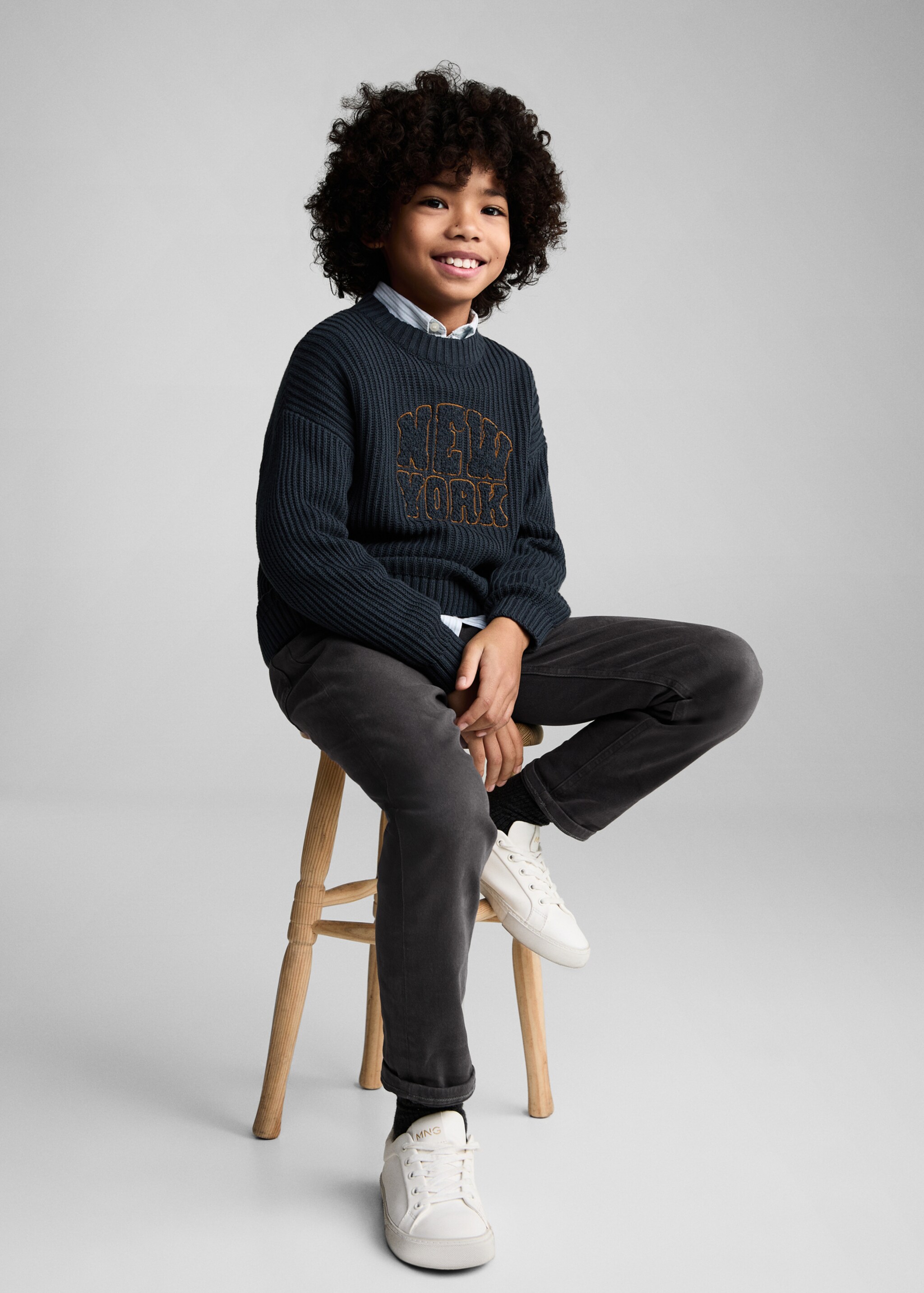 Gerade Baumwolljeans - Detail des Artikels 2, Anthrazit. Ref: 87080622-00.