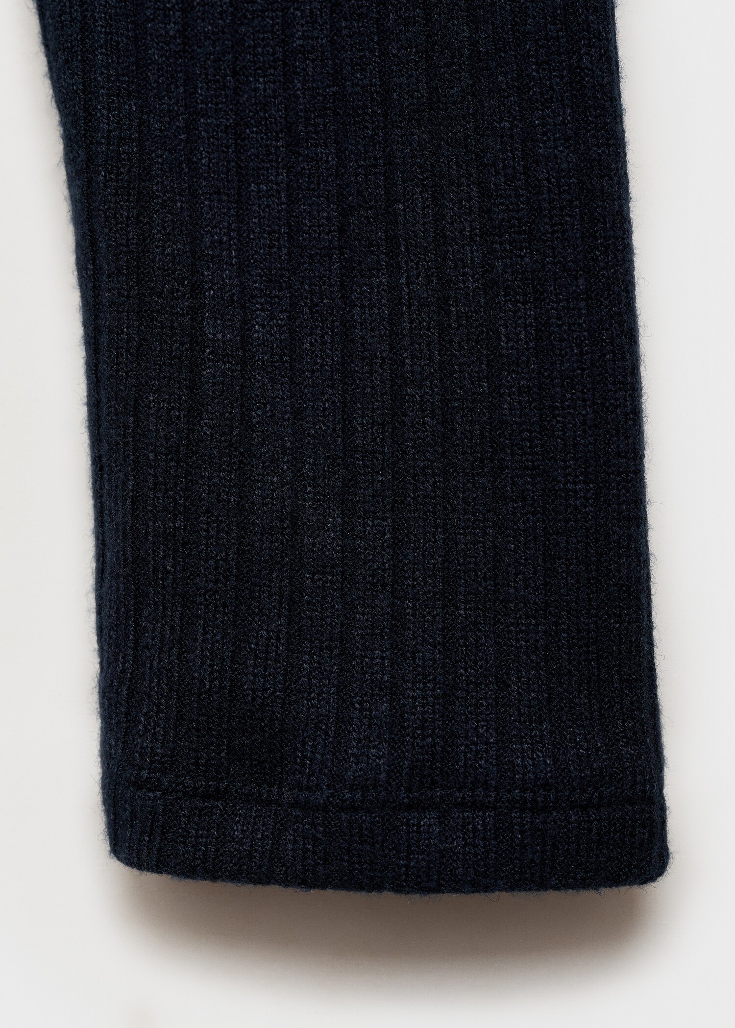 Buttoned ribbed cardigan - Details of the article 0