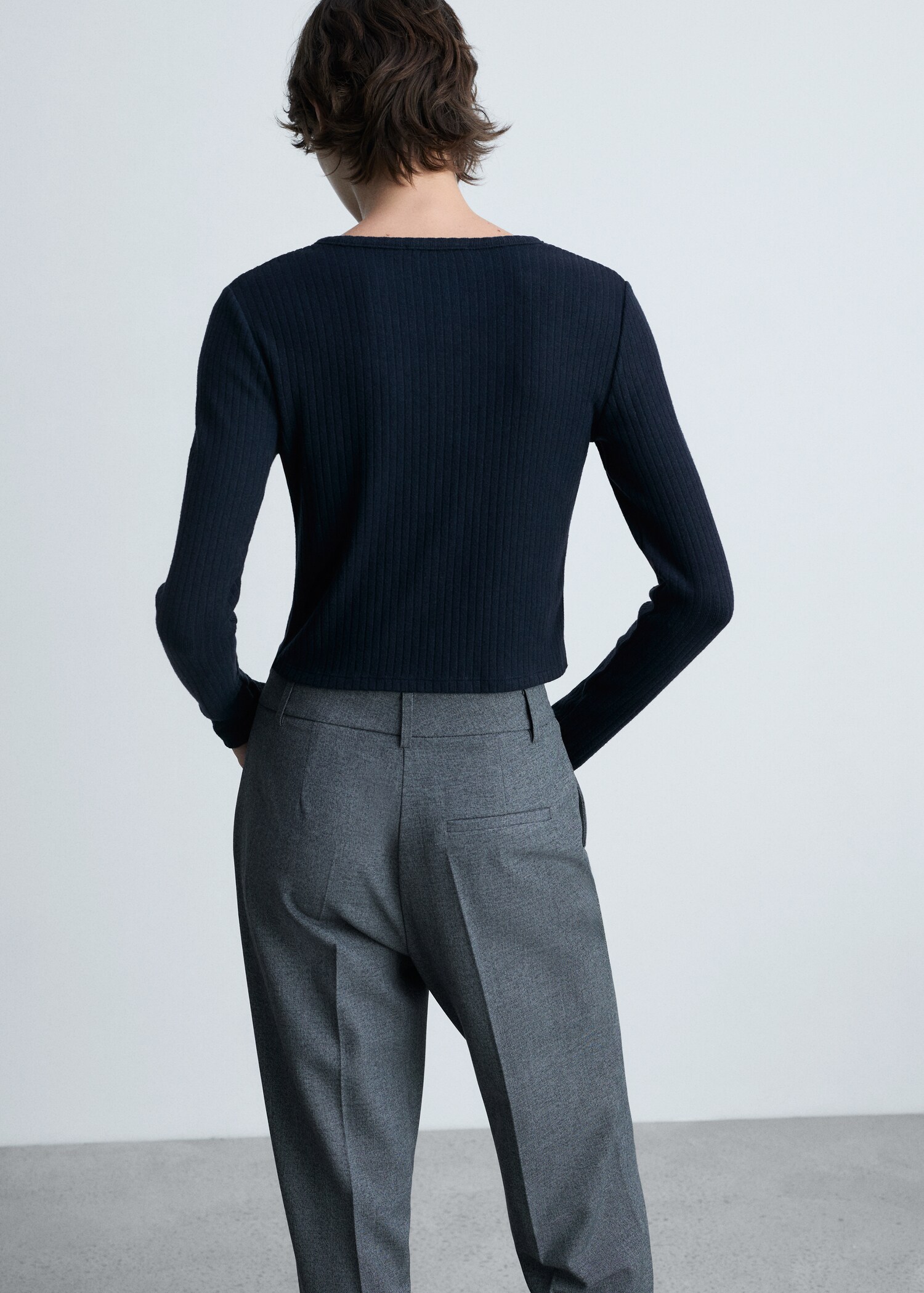 Buttoned ribbed cardigan - Reverse of the article