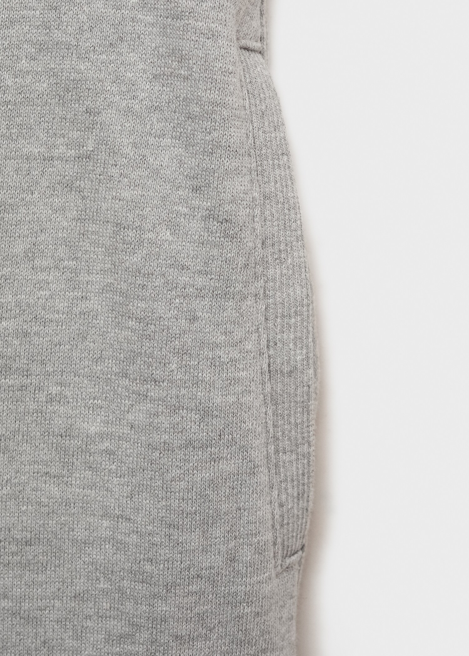 Jogger trousers with elastic waist - Details of the article 0