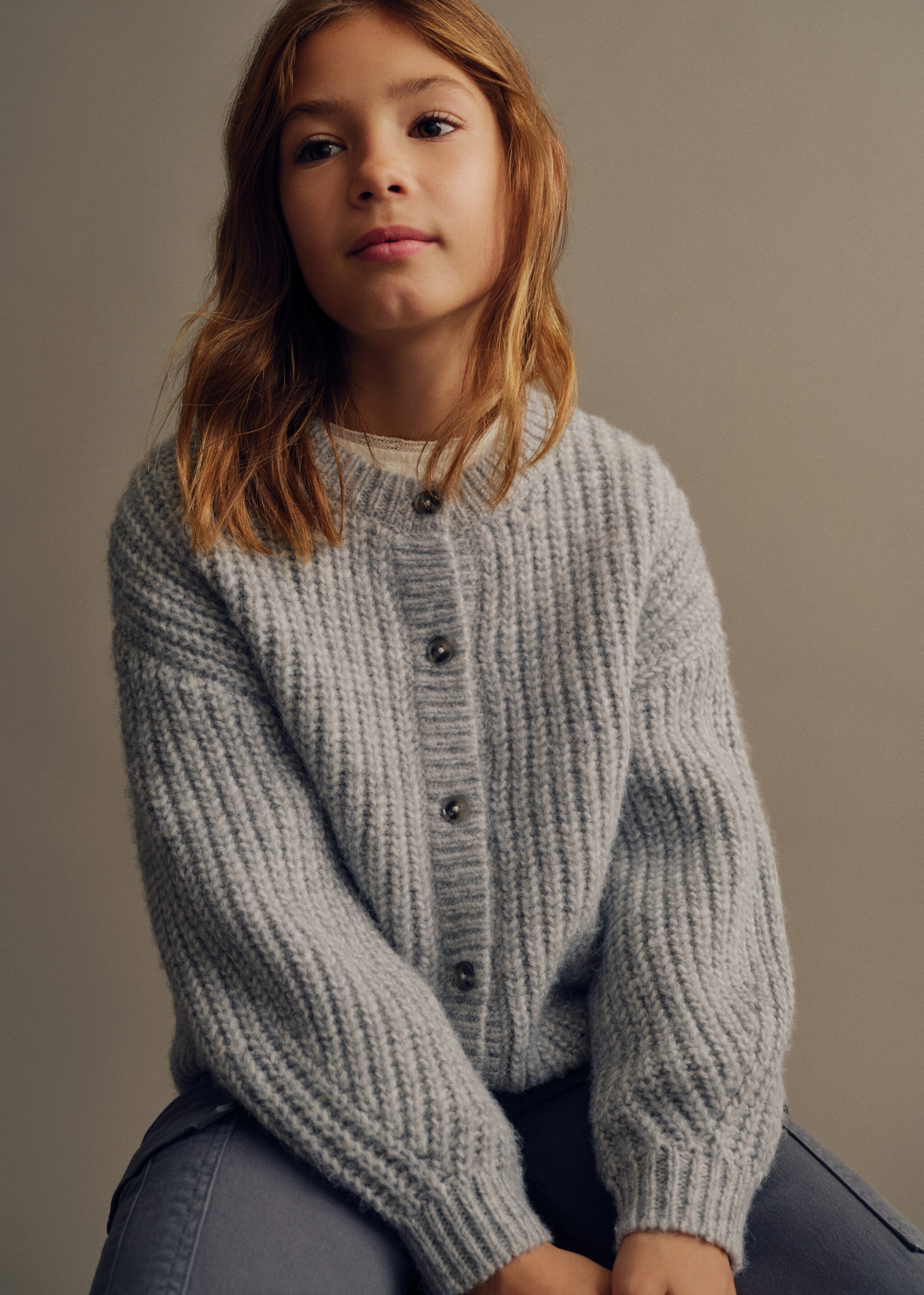 Ribbed knitted cardigan with buttons - Medium plane, Medium Heather Grey. Ref: 87080638-00.