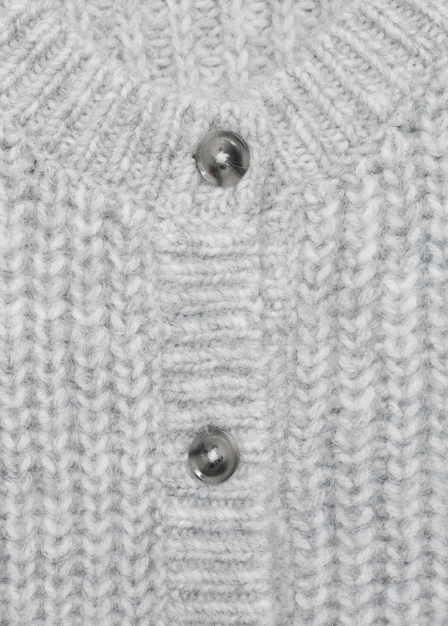 Ribbed knitted cardigan with buttons - Details of the article 8