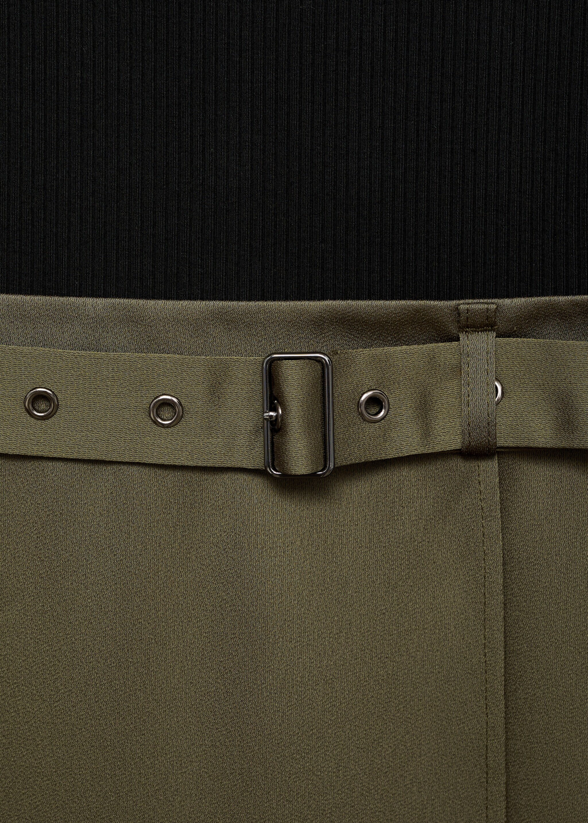 Combined woven dress with belt - Details of the article 8, Khaki. Ref: 87080639-00.