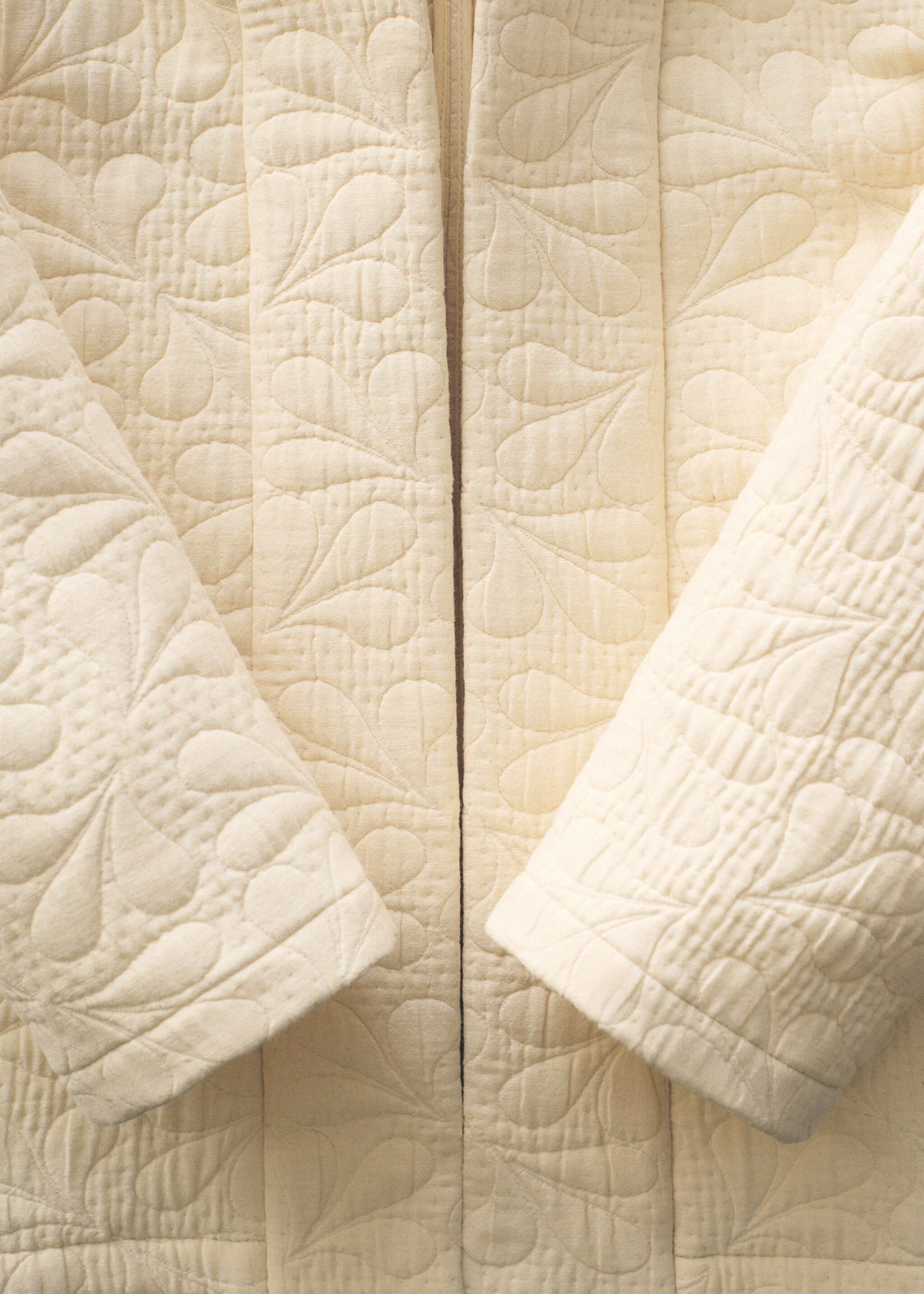 Textured embroidered jacket - Details of the article 5, Ecru. Ref: 87080646-00.