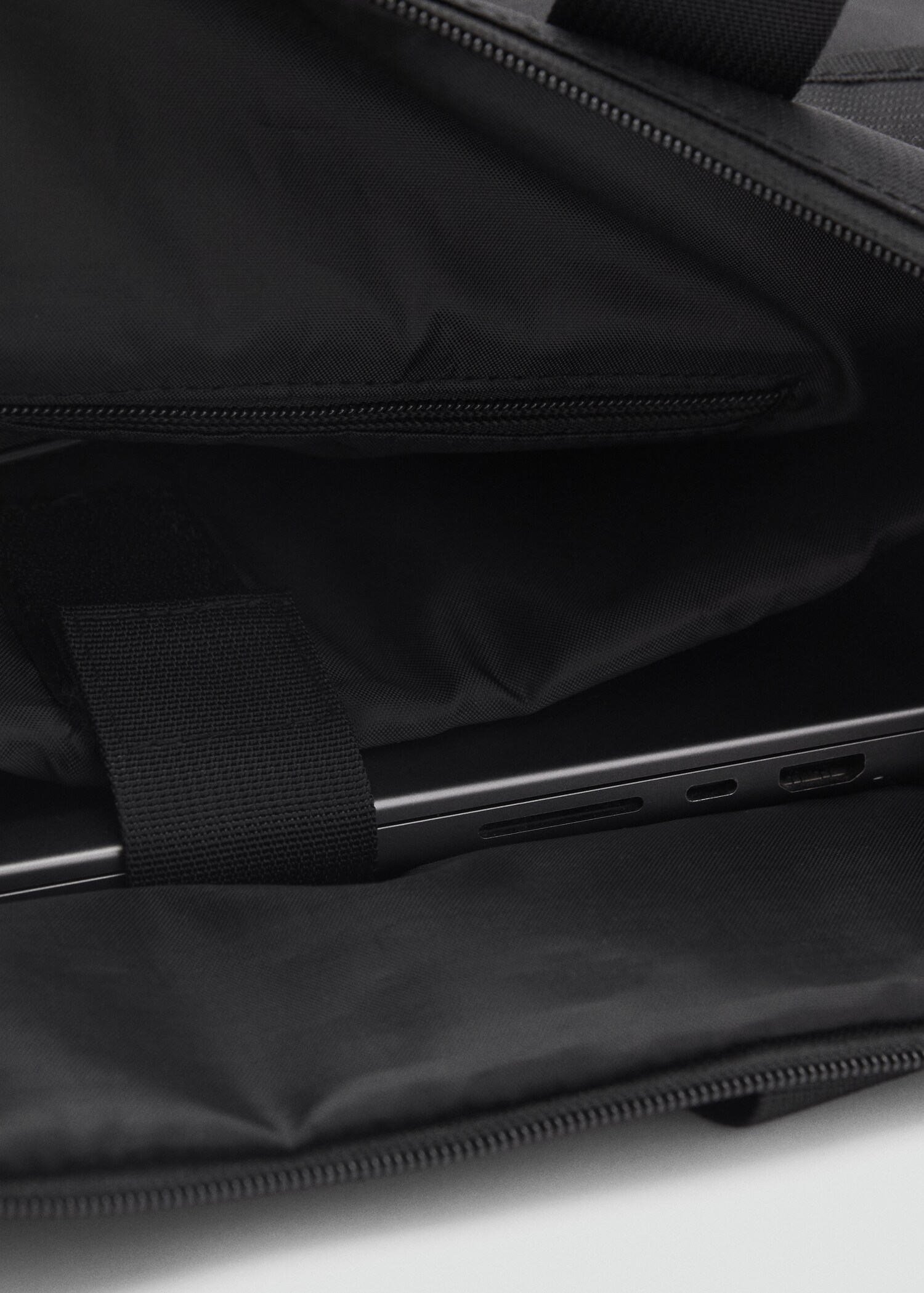 Mehrzweckrucksack mit Taschen - Detail des Artikels 3