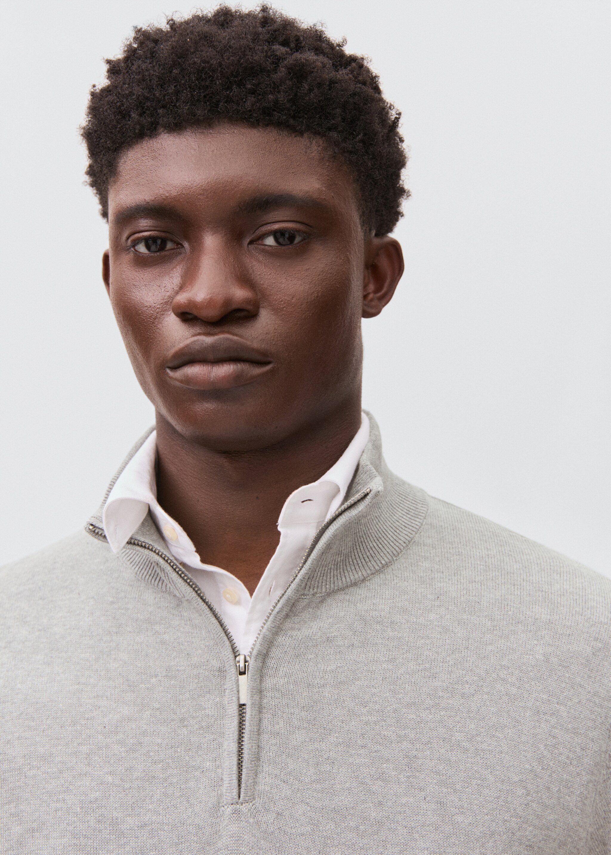 Perkins-neck sweater with zip - Details of the article 1, Medium Heather Grey. Ref: 87081049-00.