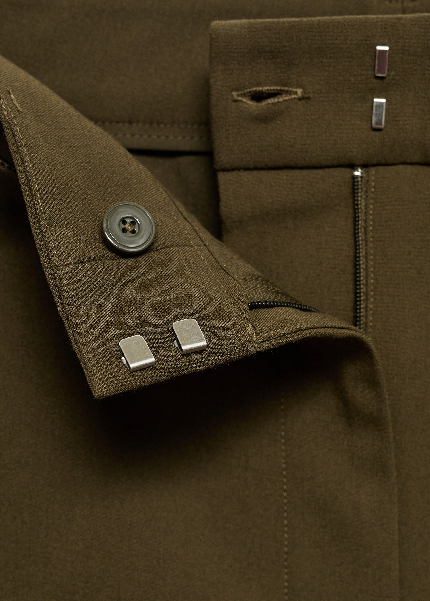 Straight mid-rise trousers - Details of the article 0