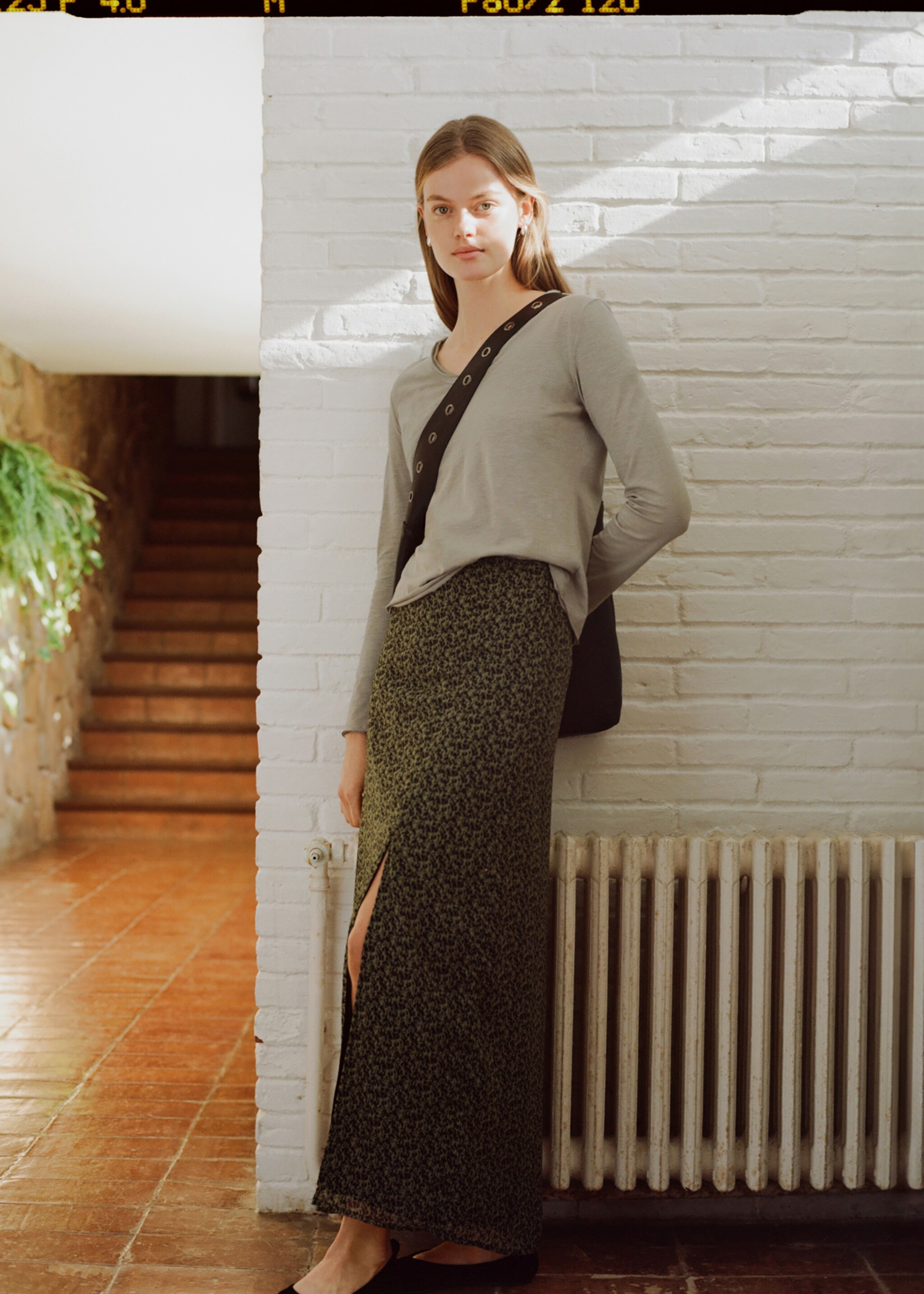 Printed long skirt - Details of the article 5, Black. Ref: 87081512-00.
