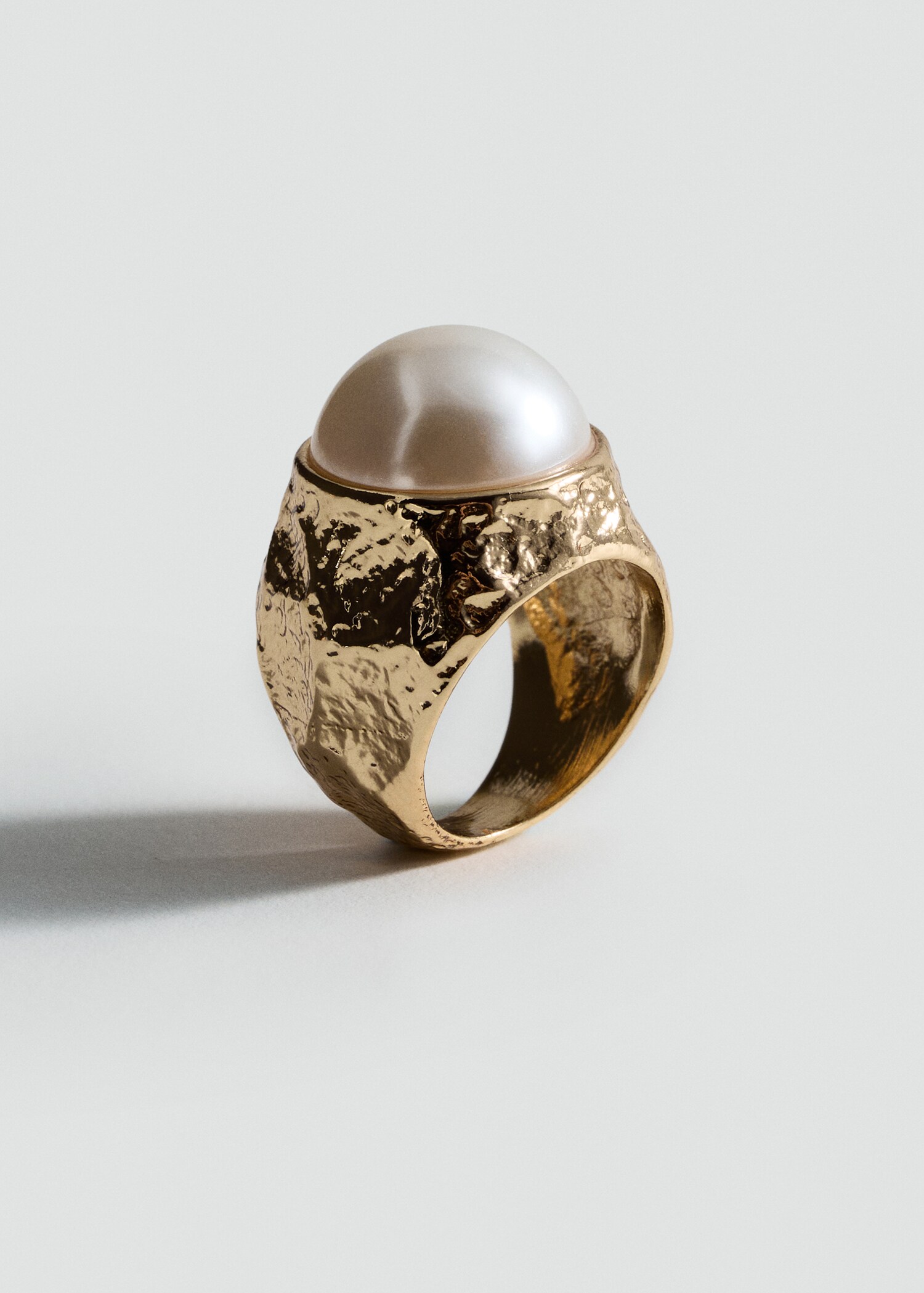 Bague perle texturée - Plan moyen