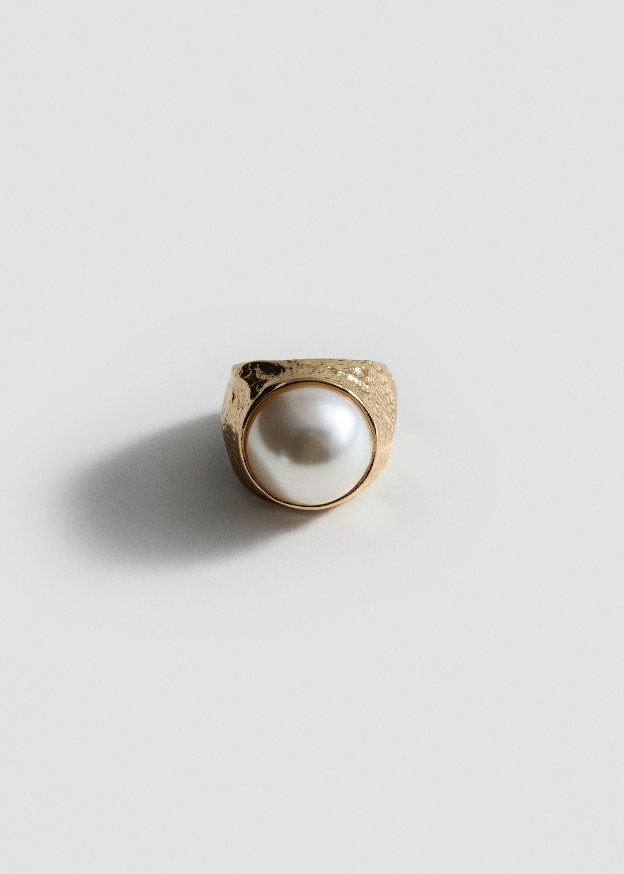 Bague perle texturée - Article sans modèle, Or. Ref: 87081520-00.