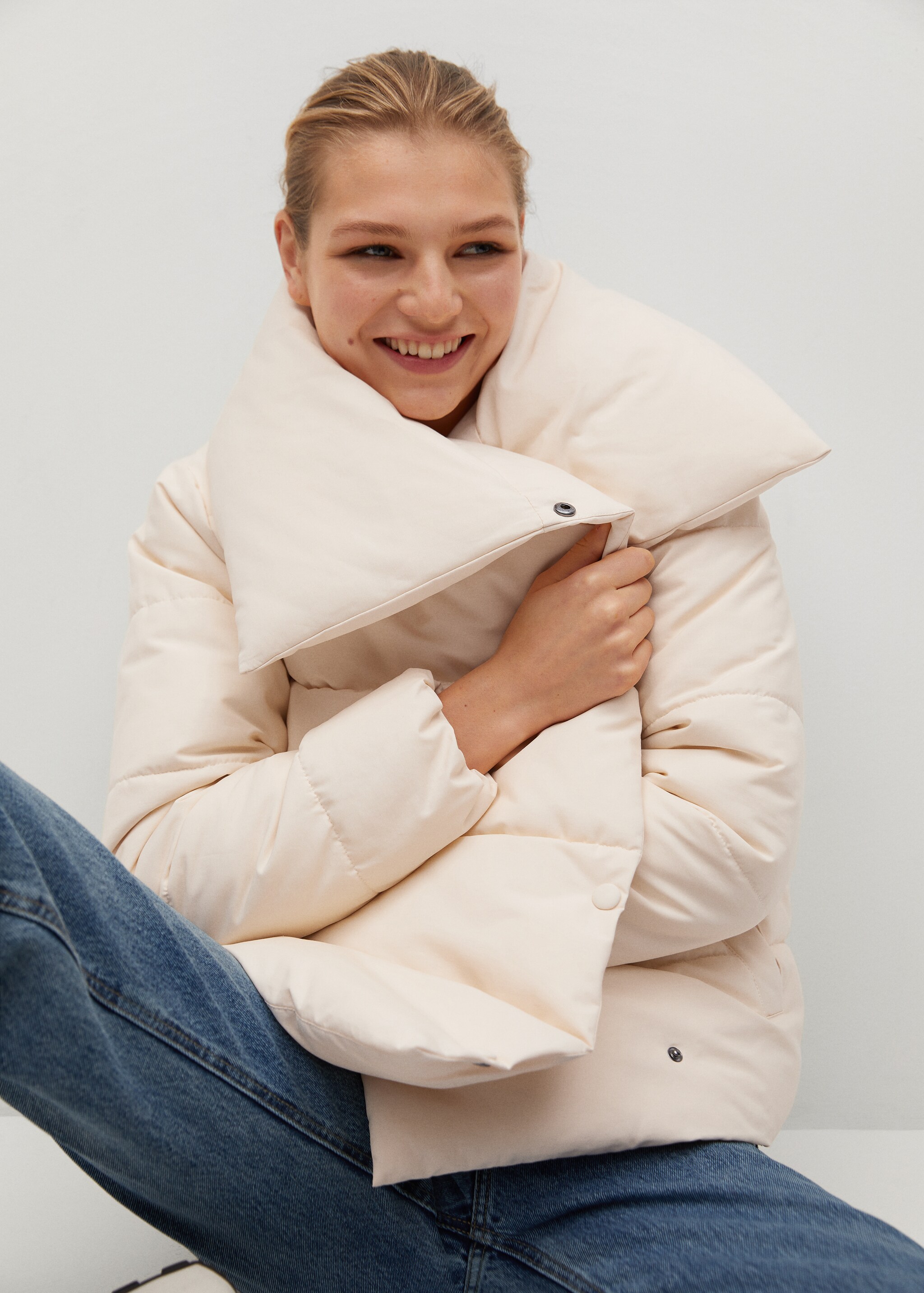 Funnel neck feather coat - Details of the article 4