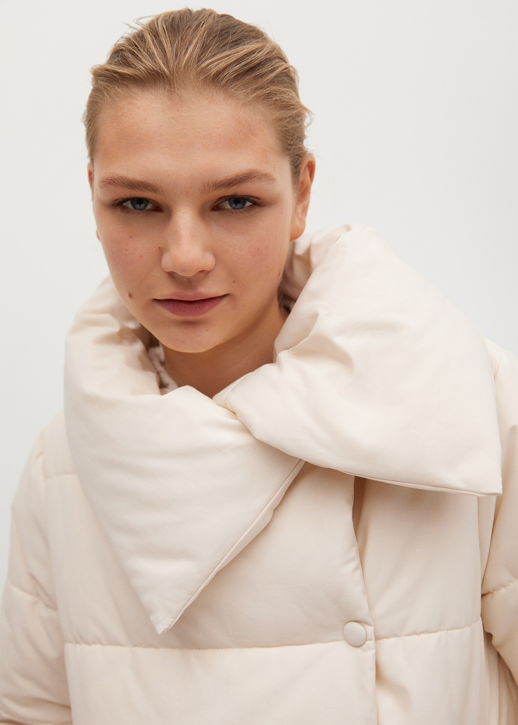 Funnel neck feather coat - Details of the article 5
