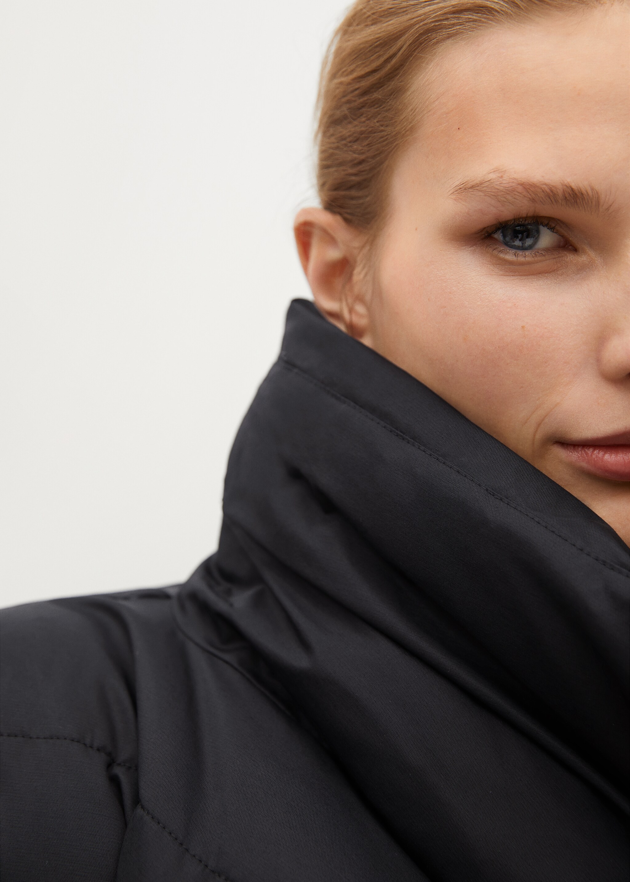 Funnel neck feather coat - Details of the article 1