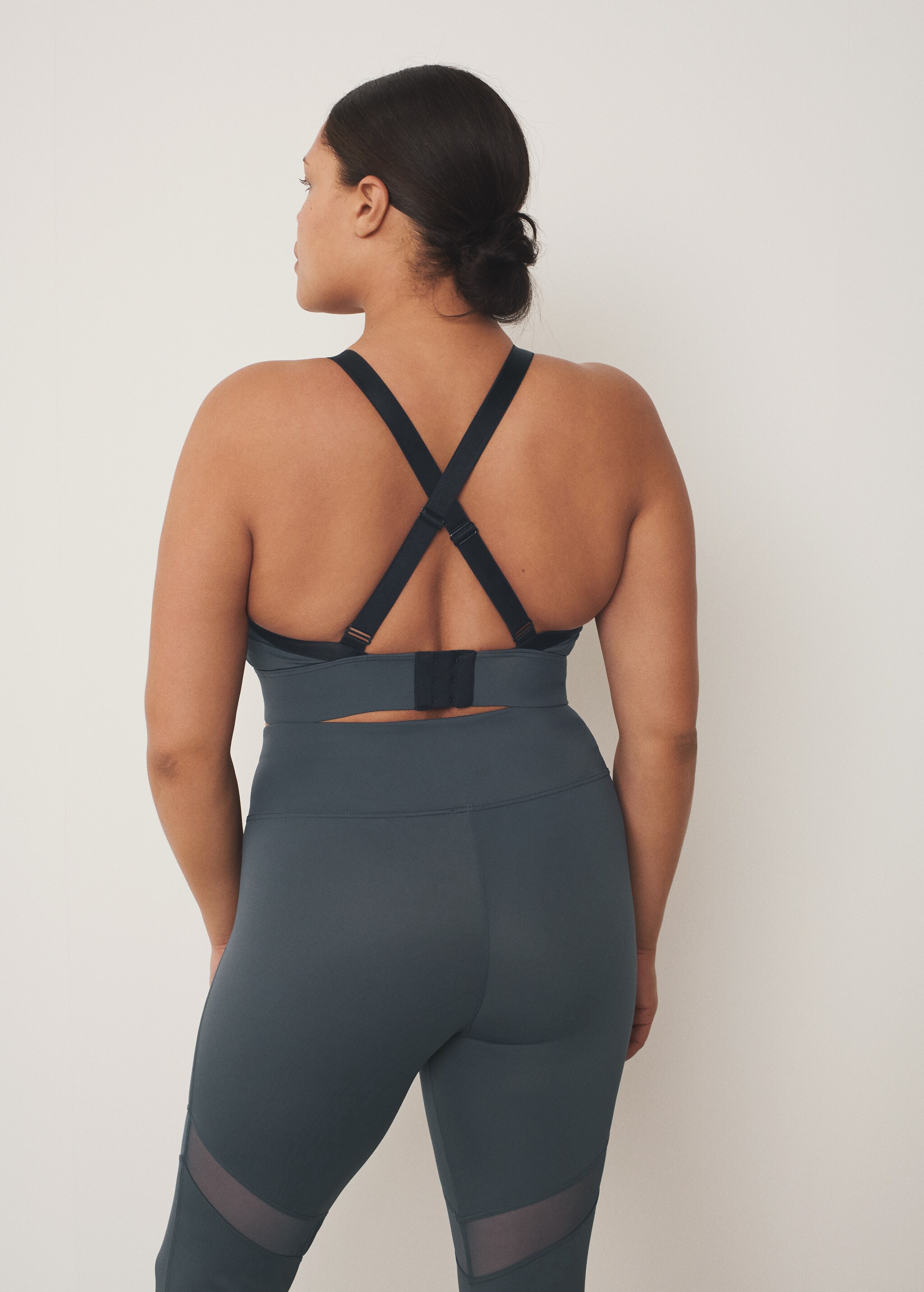 Top crop deportivo - Reverso del artículo
