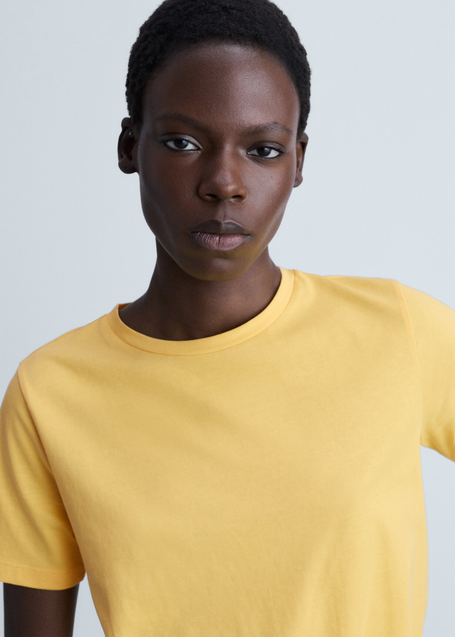 Short-sleeved cotton t-shirt - Details of the article 1