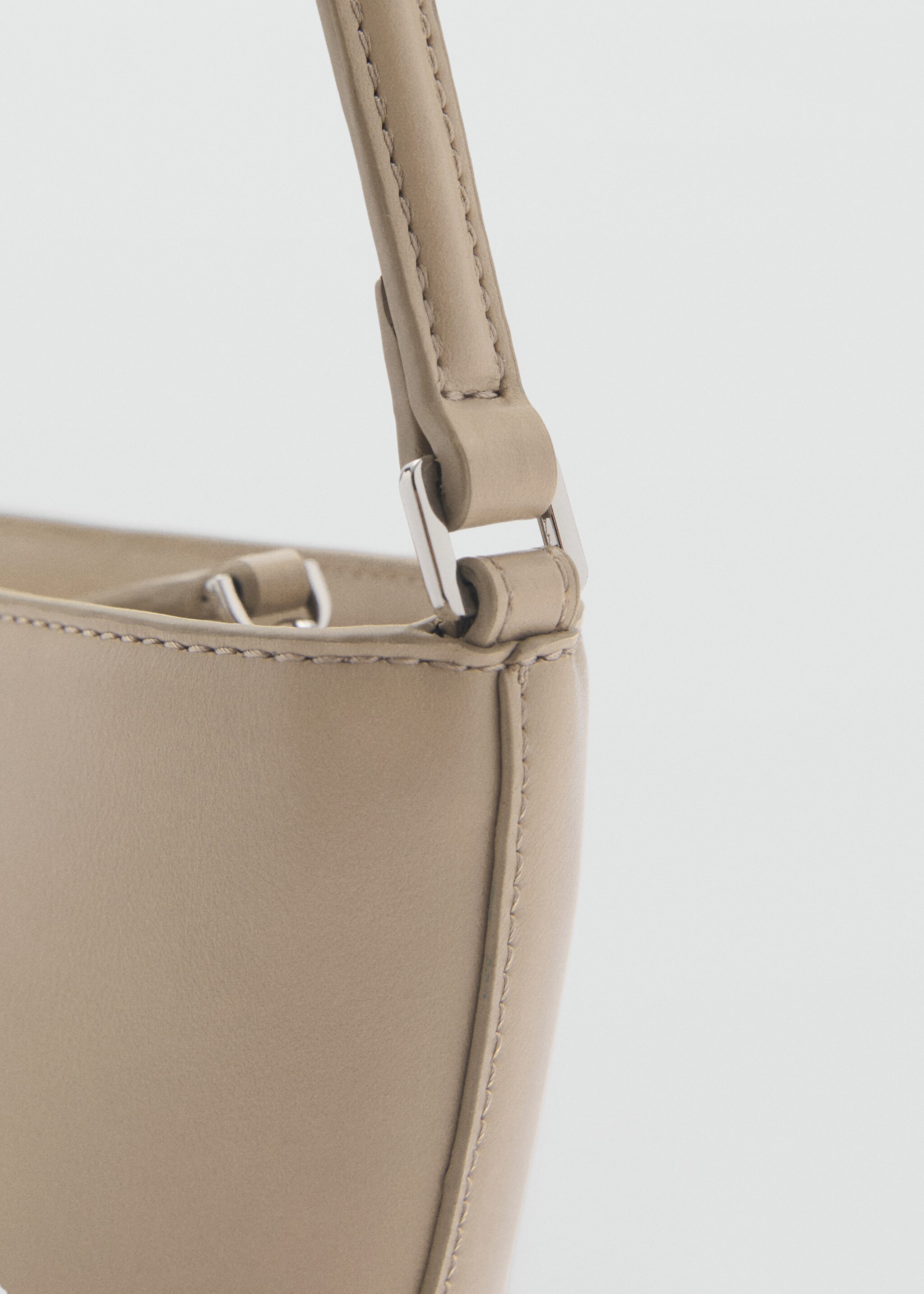 Oval shoulder bag - Details of the article 2, Off White. Ref: 87082536-00.