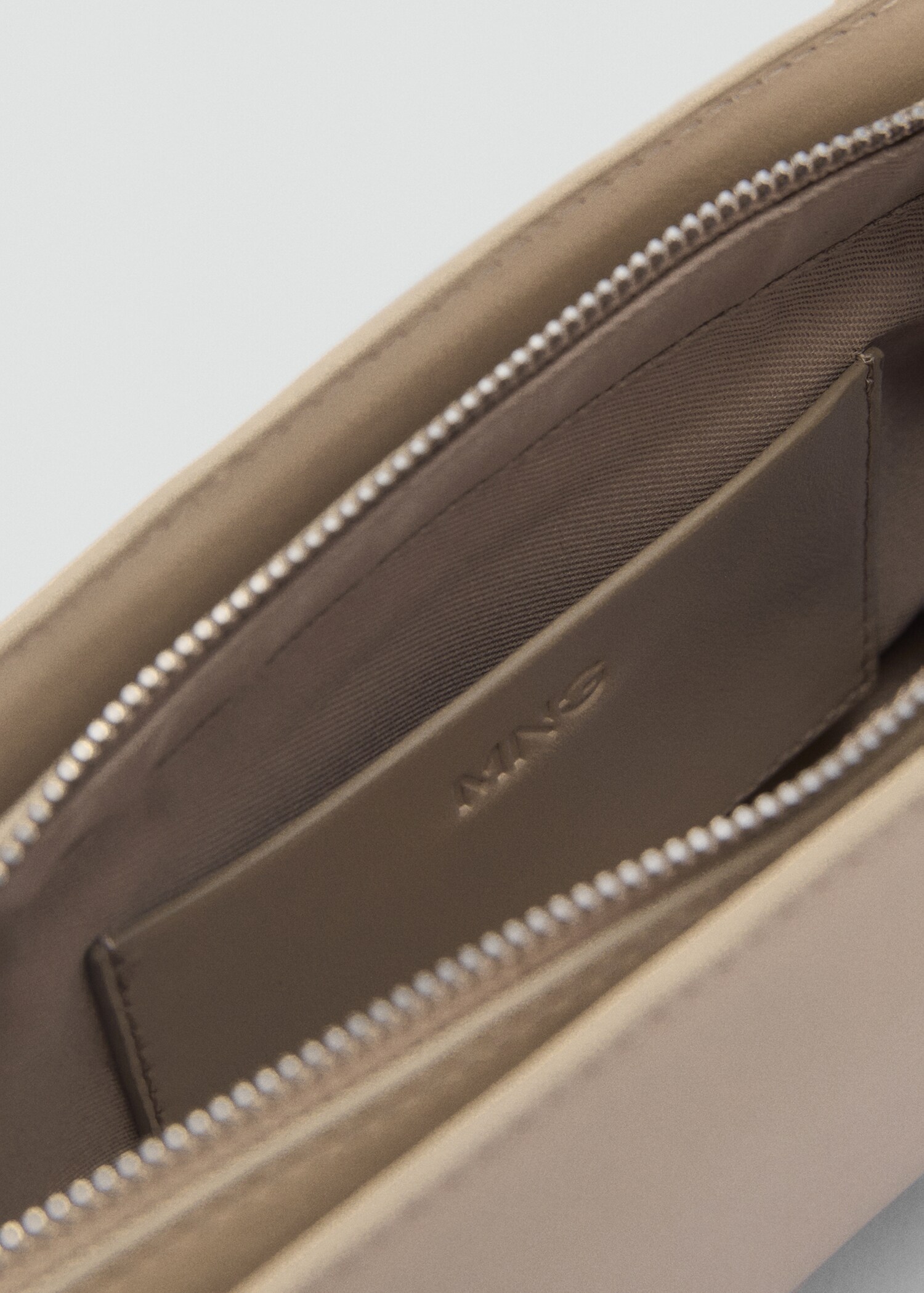 Oval shoulder bag - Details of the article 4