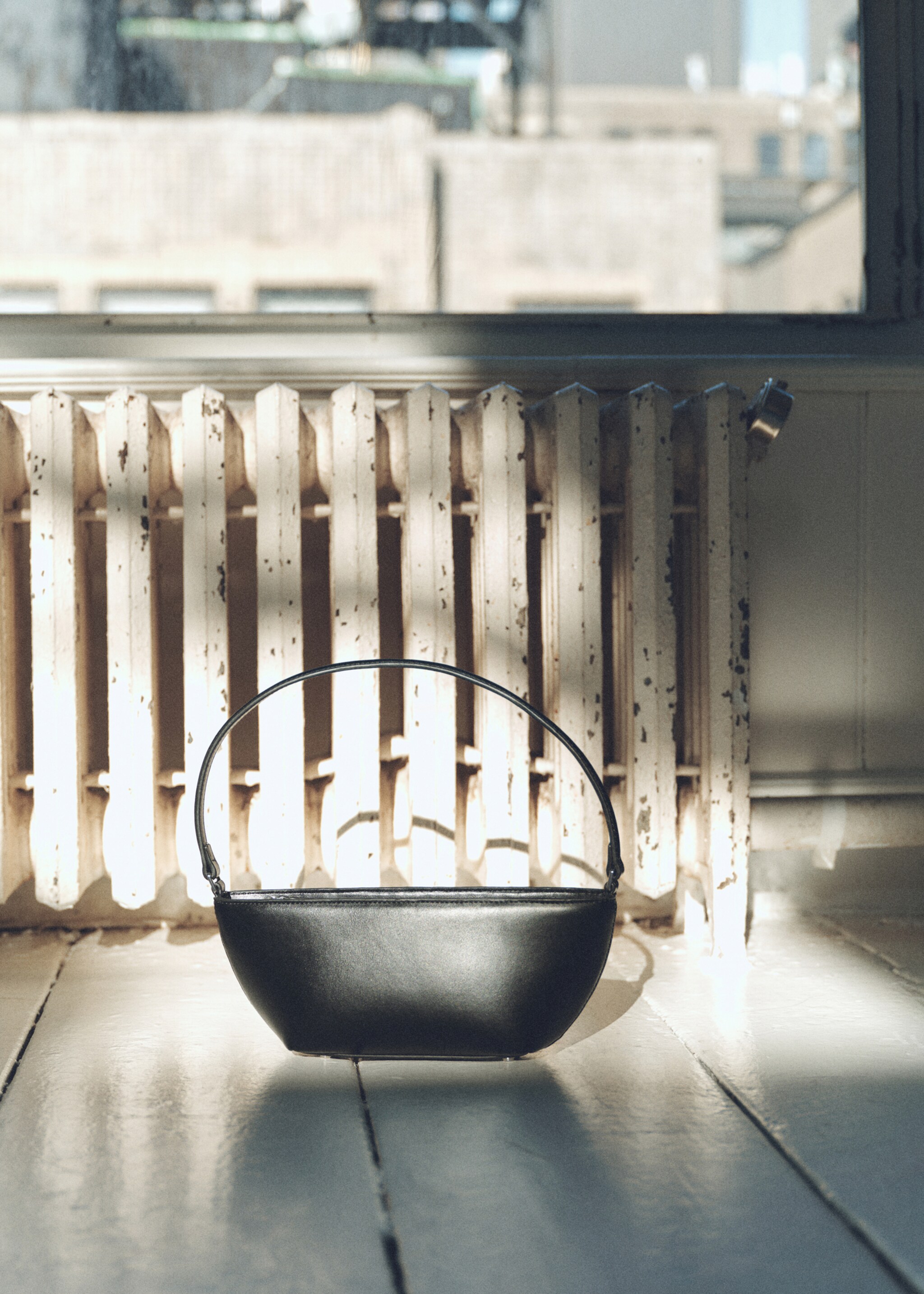 Oval shoulder bag - Details of the article 9, Black. Ref: 87082536-00.