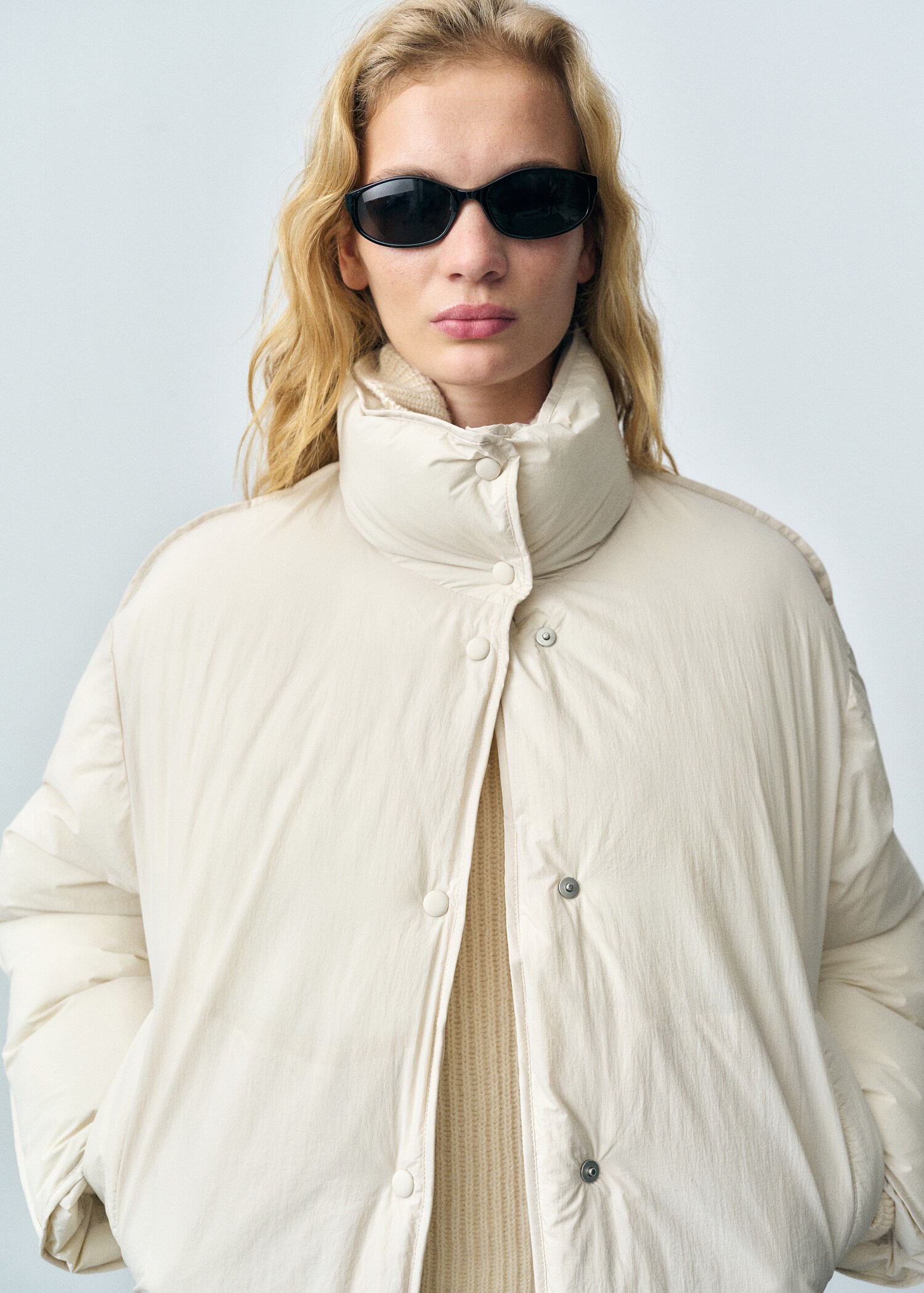 Anorak crop acolchado - Plano medio