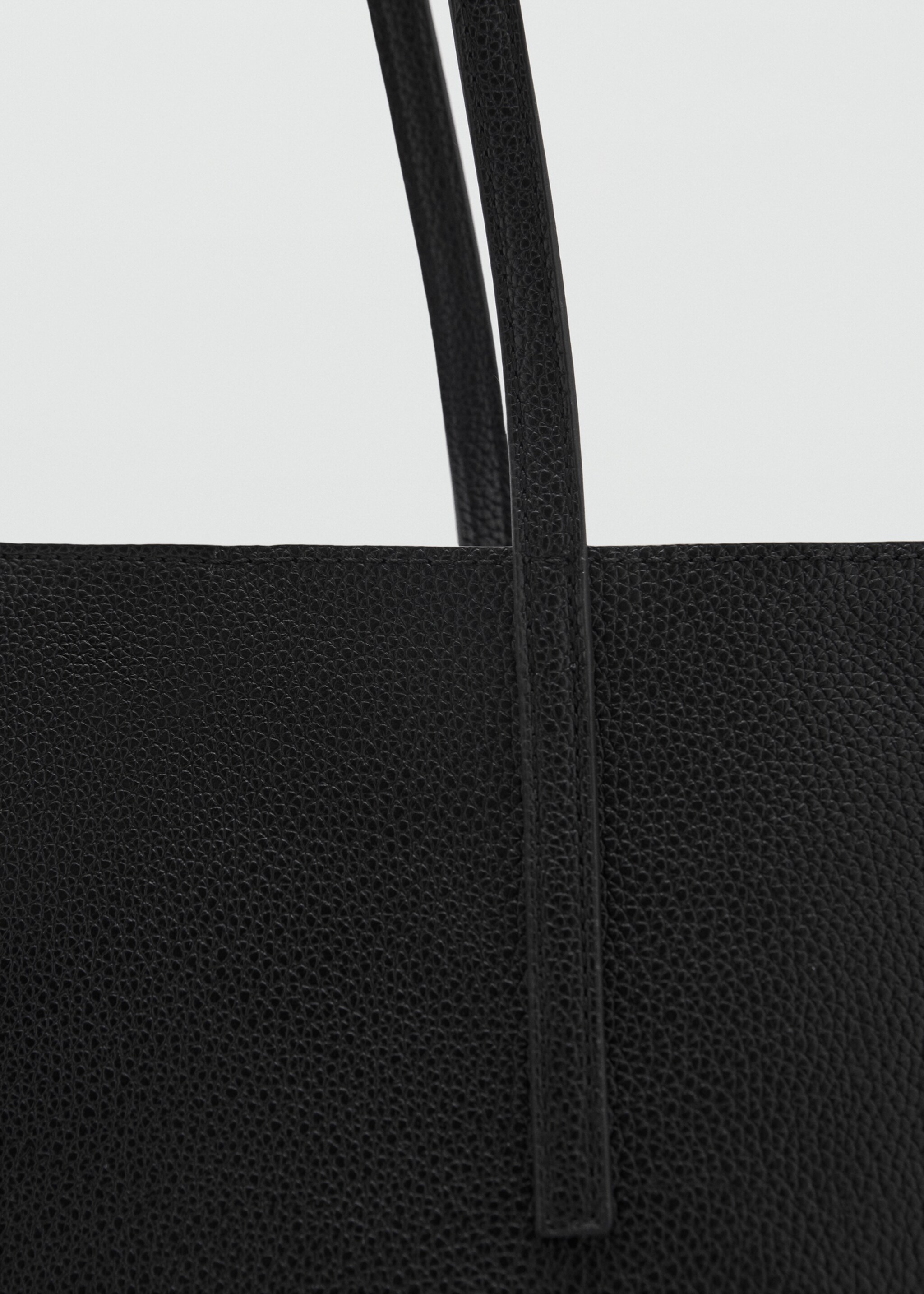 Pebbled effect shopper bag - Details of the article 2, Black. Ref: 87082543-00.