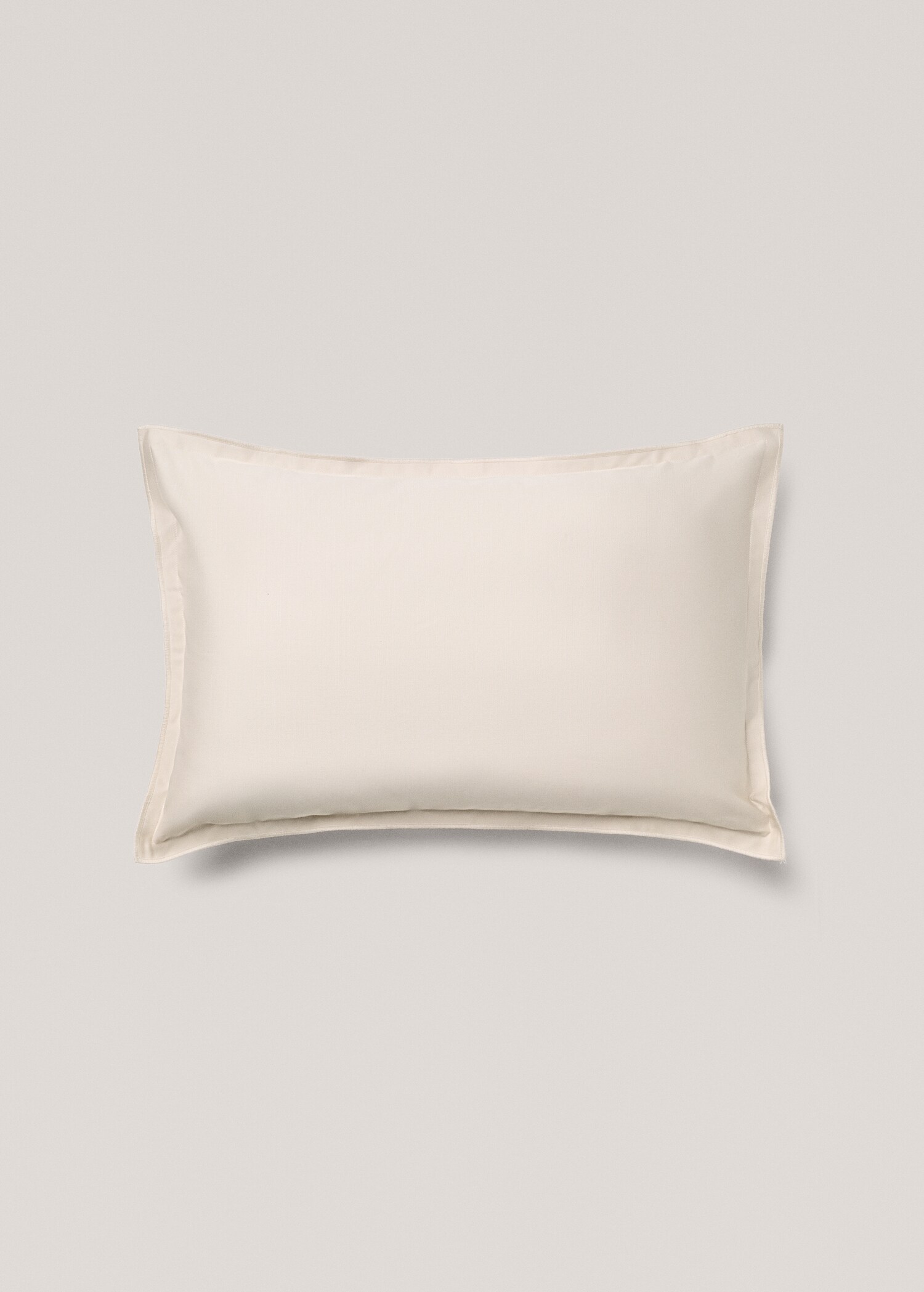 Kuddfodral i satin 40x60 cm - Artikel utan modell