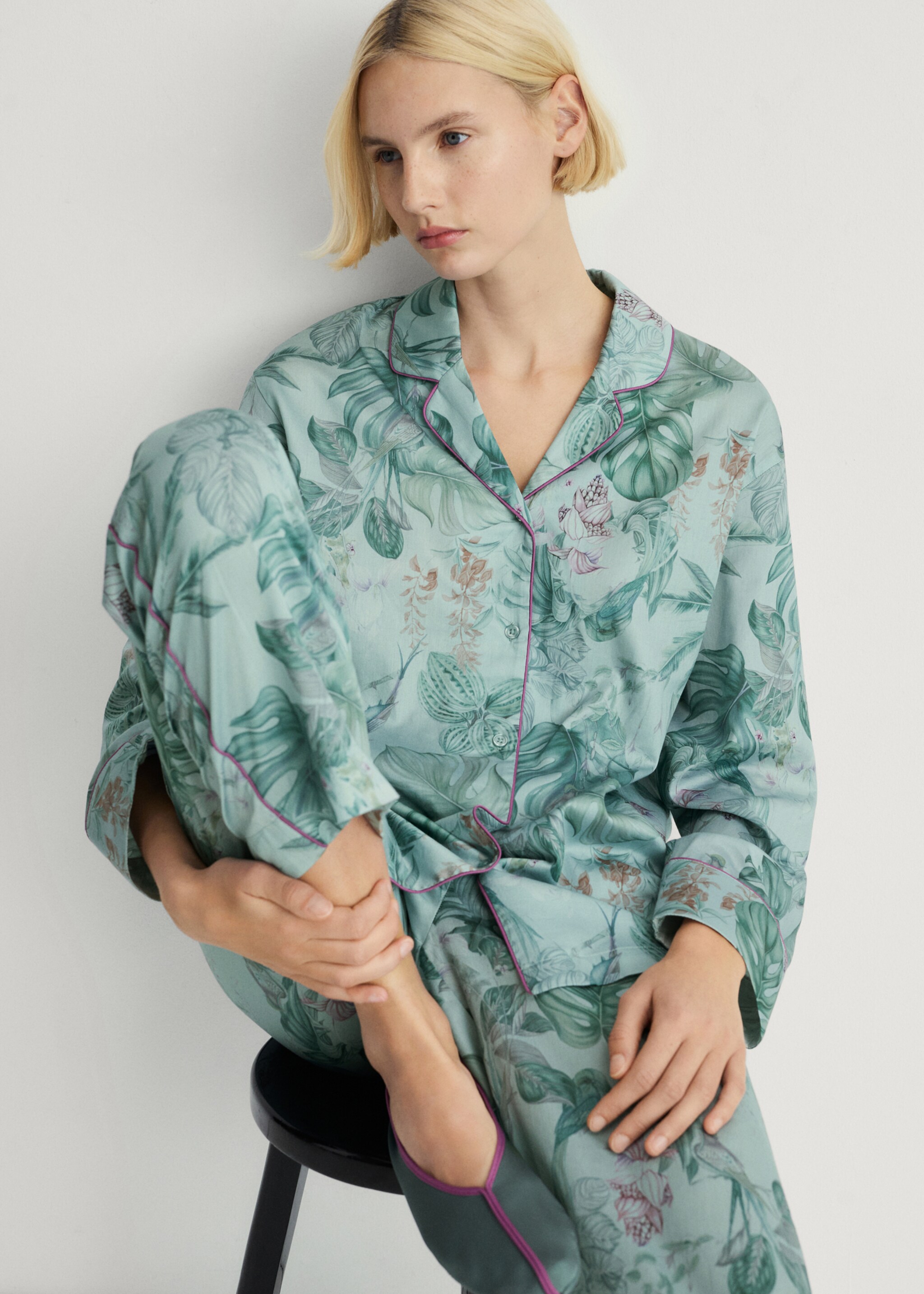 Chemise de pyjama imprimé tropical - Détail de l'article 2, Vert. Ref: 87082917-00.